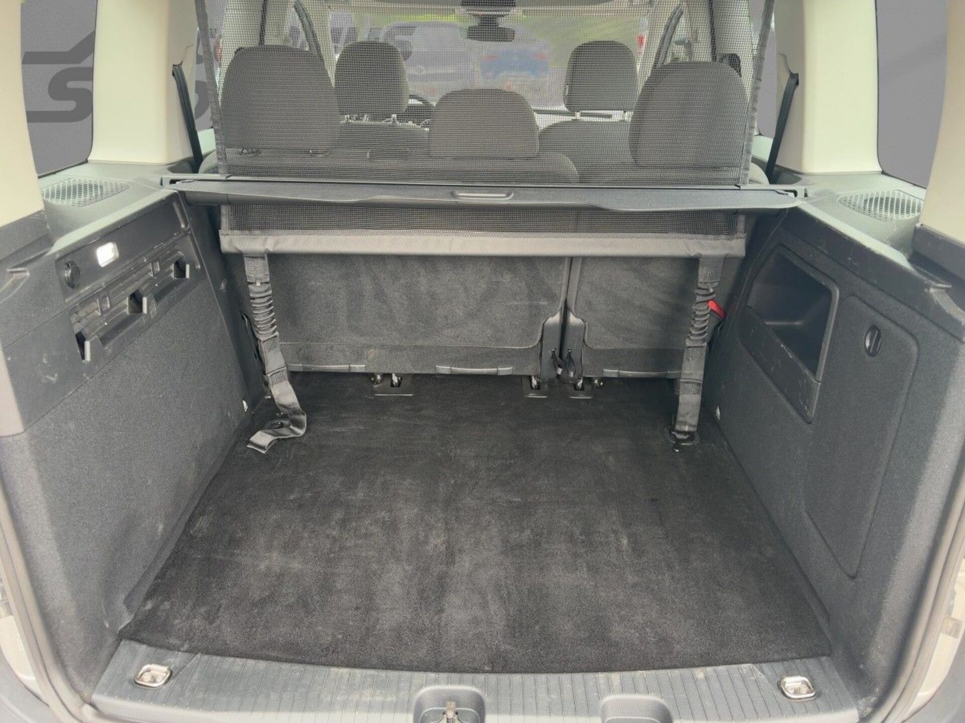 Volkswagen Caddy Basis-Modell