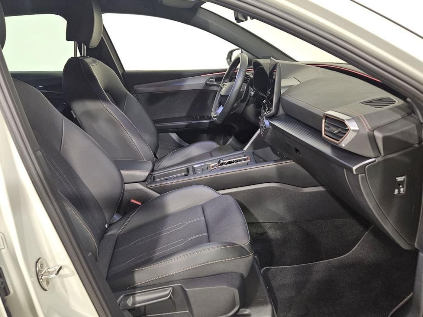 CUPRA Leon León 1.5 eTSI DSG 110 kW (150 CV) — photo 5