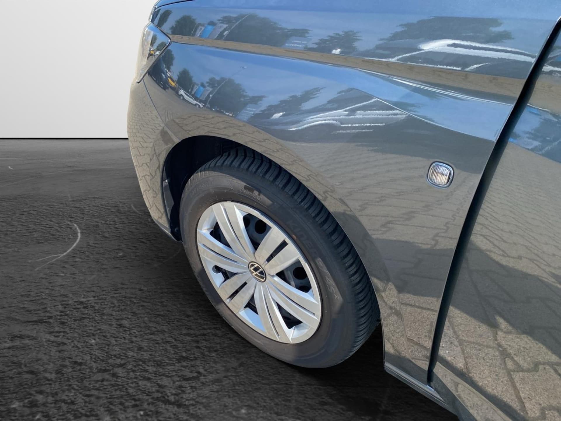 Volkswagen Caddy Basis-Modell