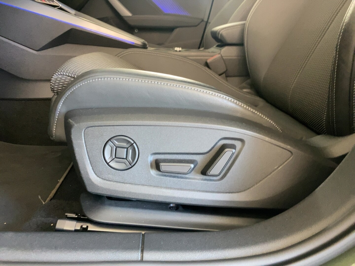 Bild über Audi A3 Sportback S line 35 TDI S tronic - für weitere Informationen kontaktieren Sie den Audi Partner