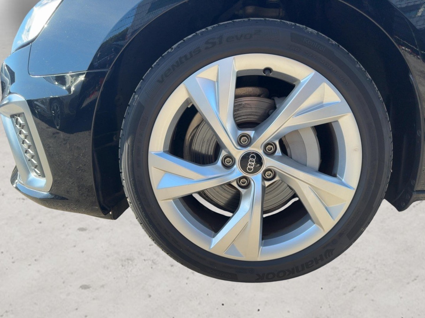 Bild über Audi A4 Avant S line 40 TFSI S tronic - für weitere Informationen kontaktieren Sie den Audi Partner