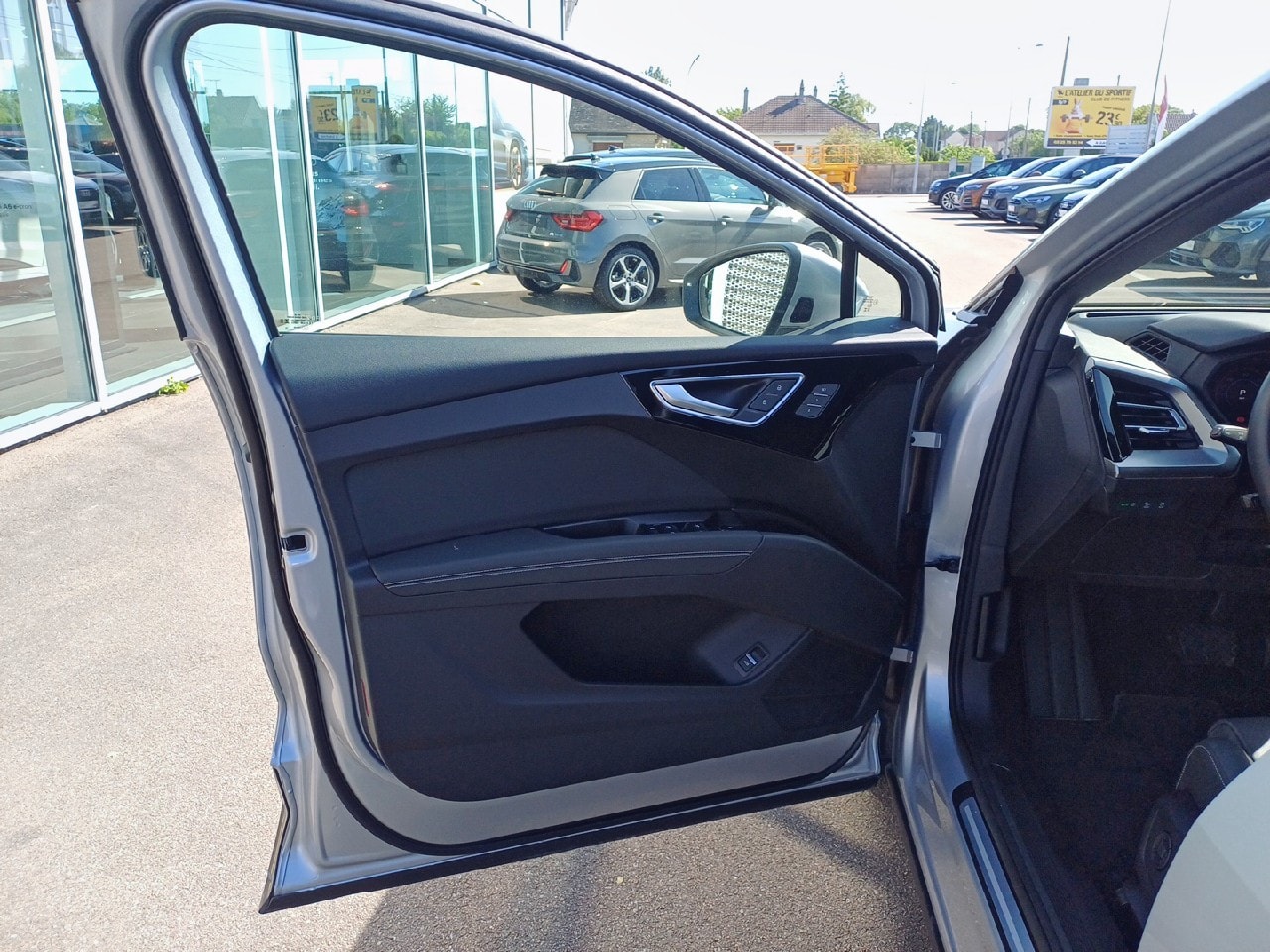 Image about Audi Q4 e-tron Executive 45 e-tron quattro 195,00 kW