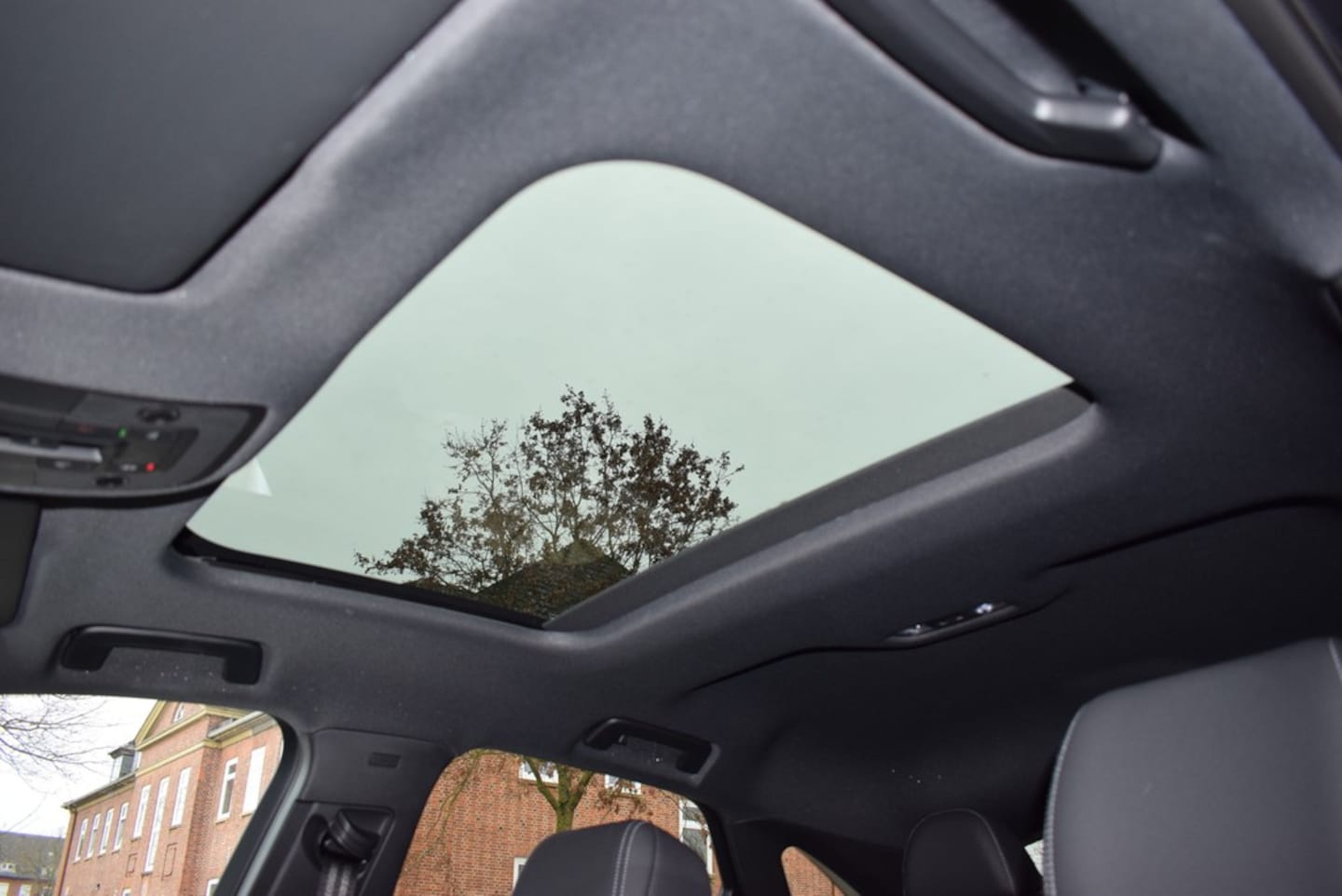 Bild über Audi Q3 Sportback S line 40 TDI quattro S tronic - für weitere Informationen kontaktieren Sie den Audi Partner