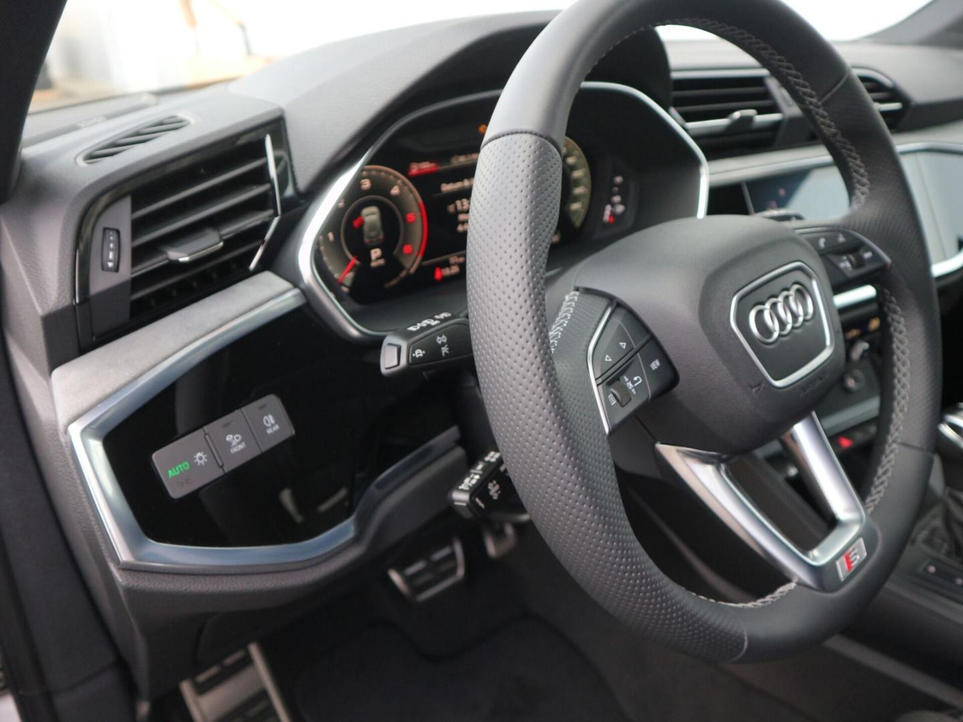 Audi Q3 SUV S line