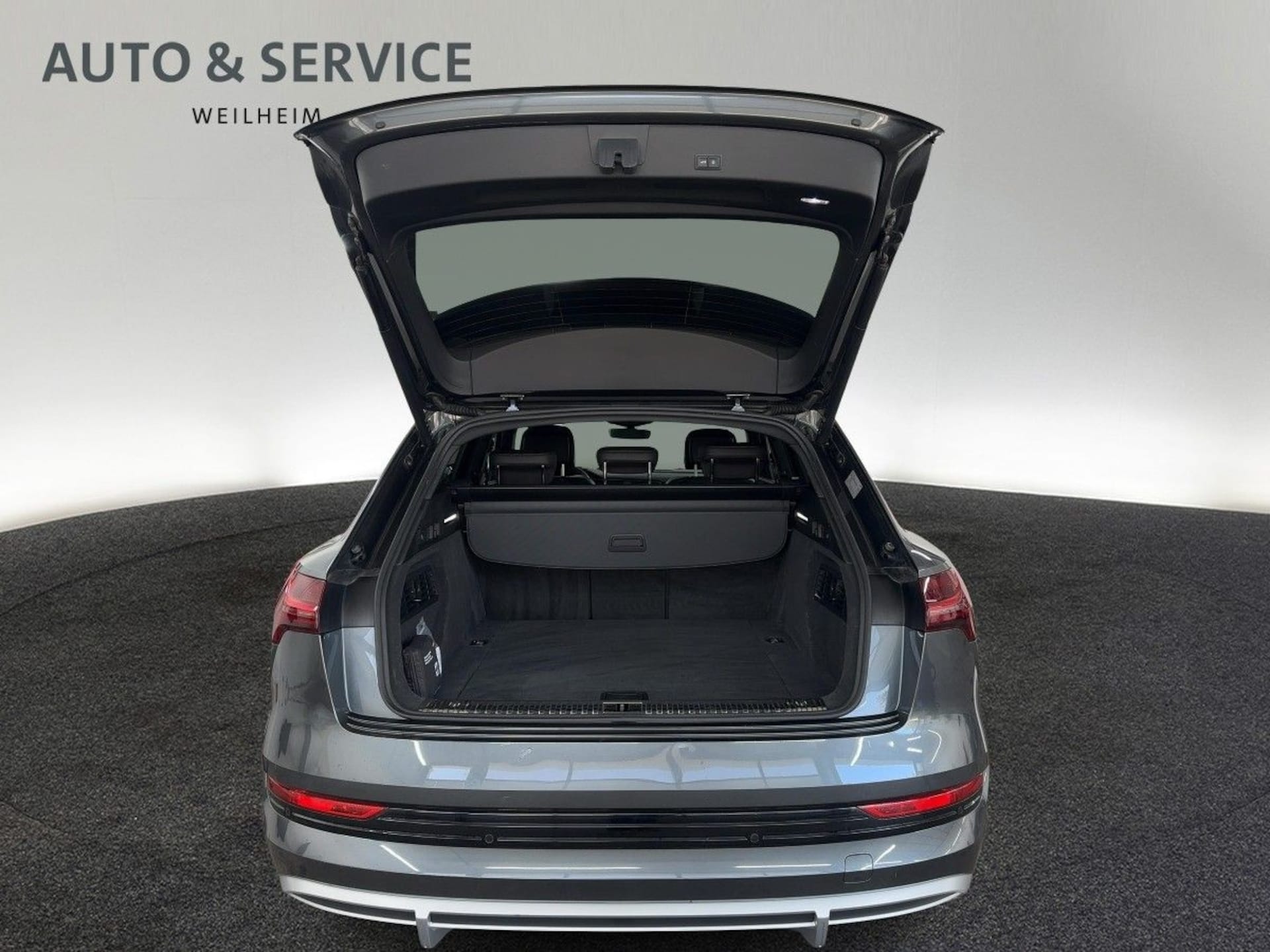 Audi e-tron S line