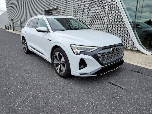 Photo of 2024 Audi Q8 e-tron