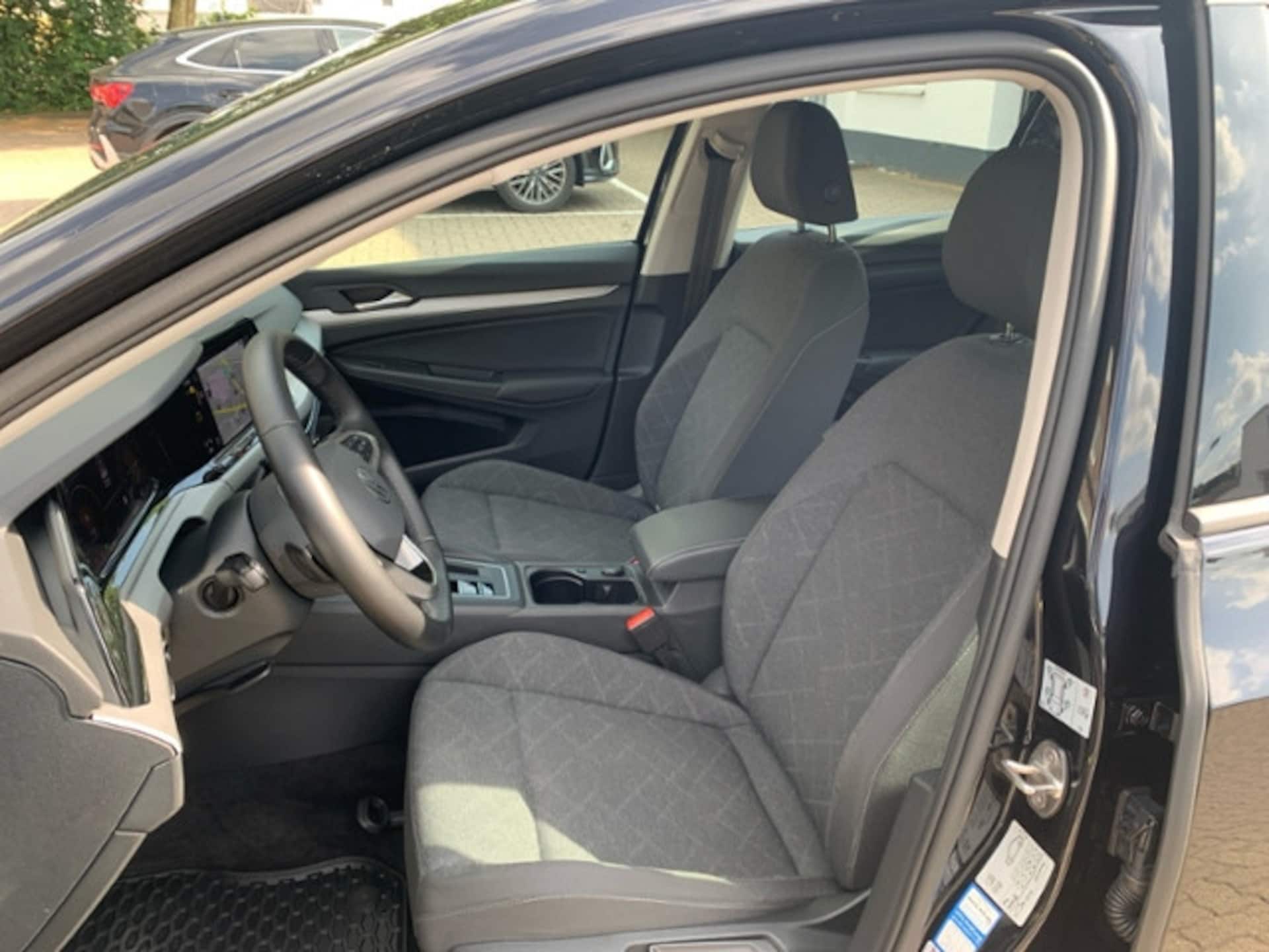 Volkswagen Golf Life