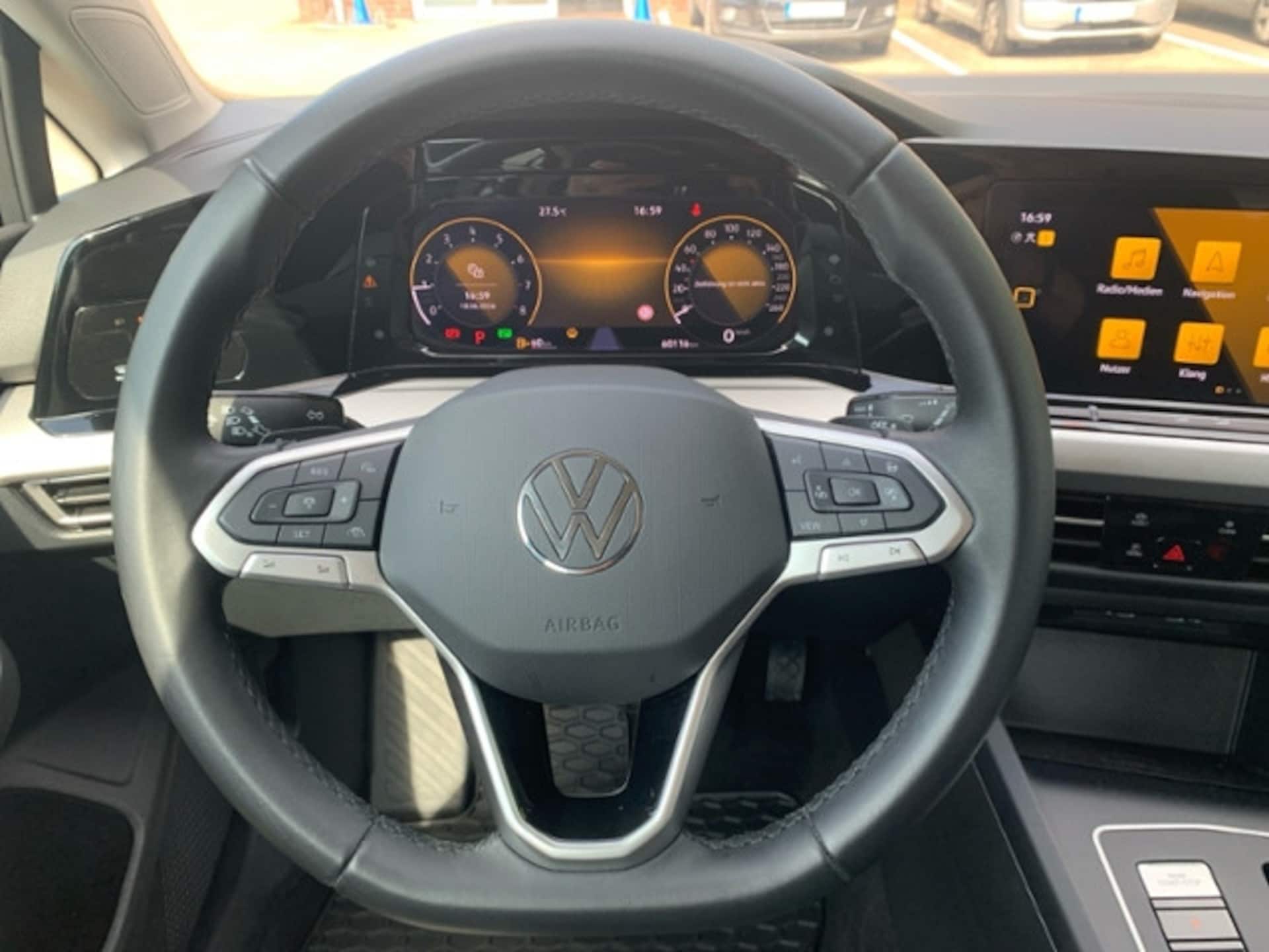 Volkswagen Golf Life