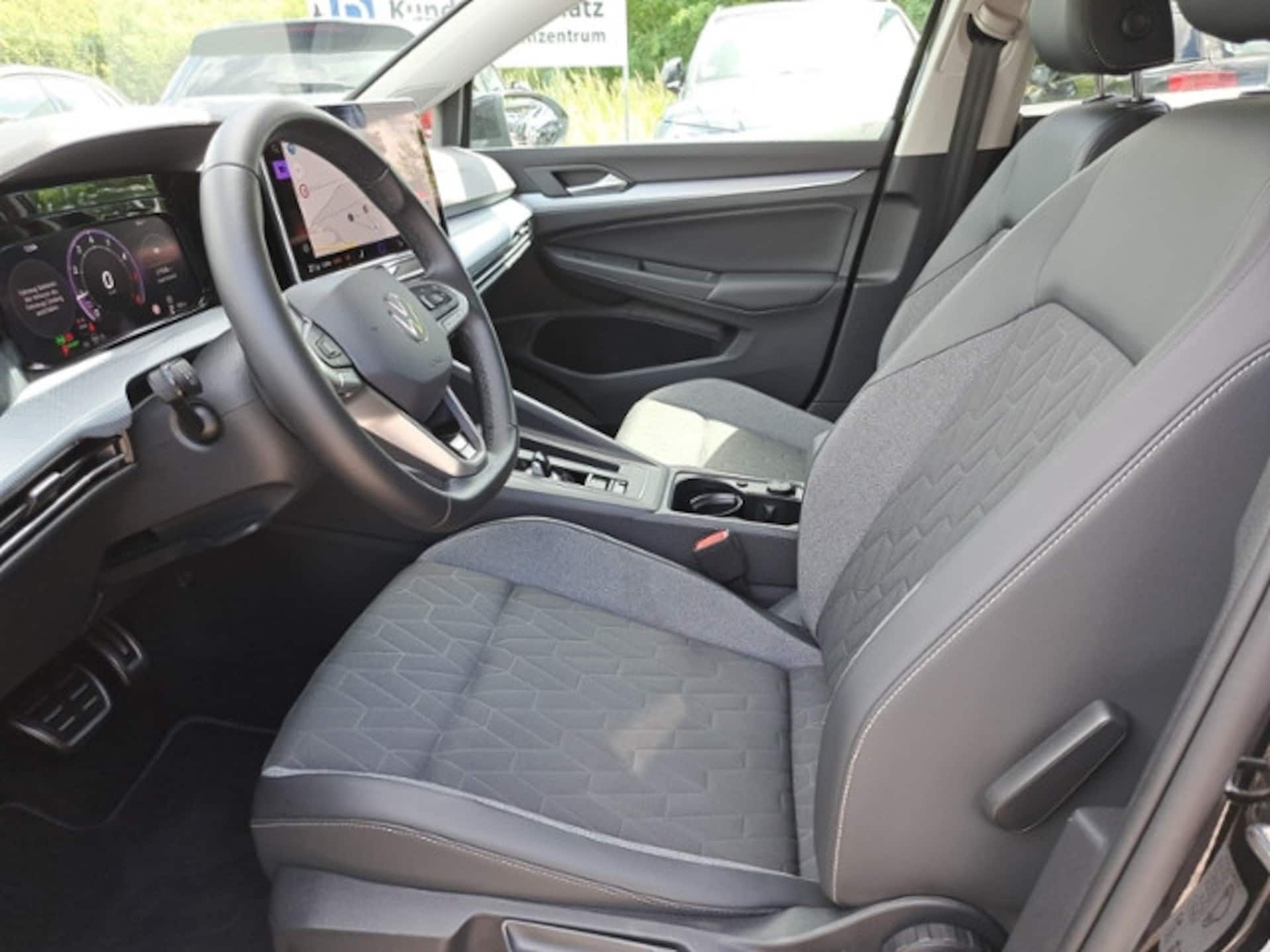 Volkswagen Golf Life