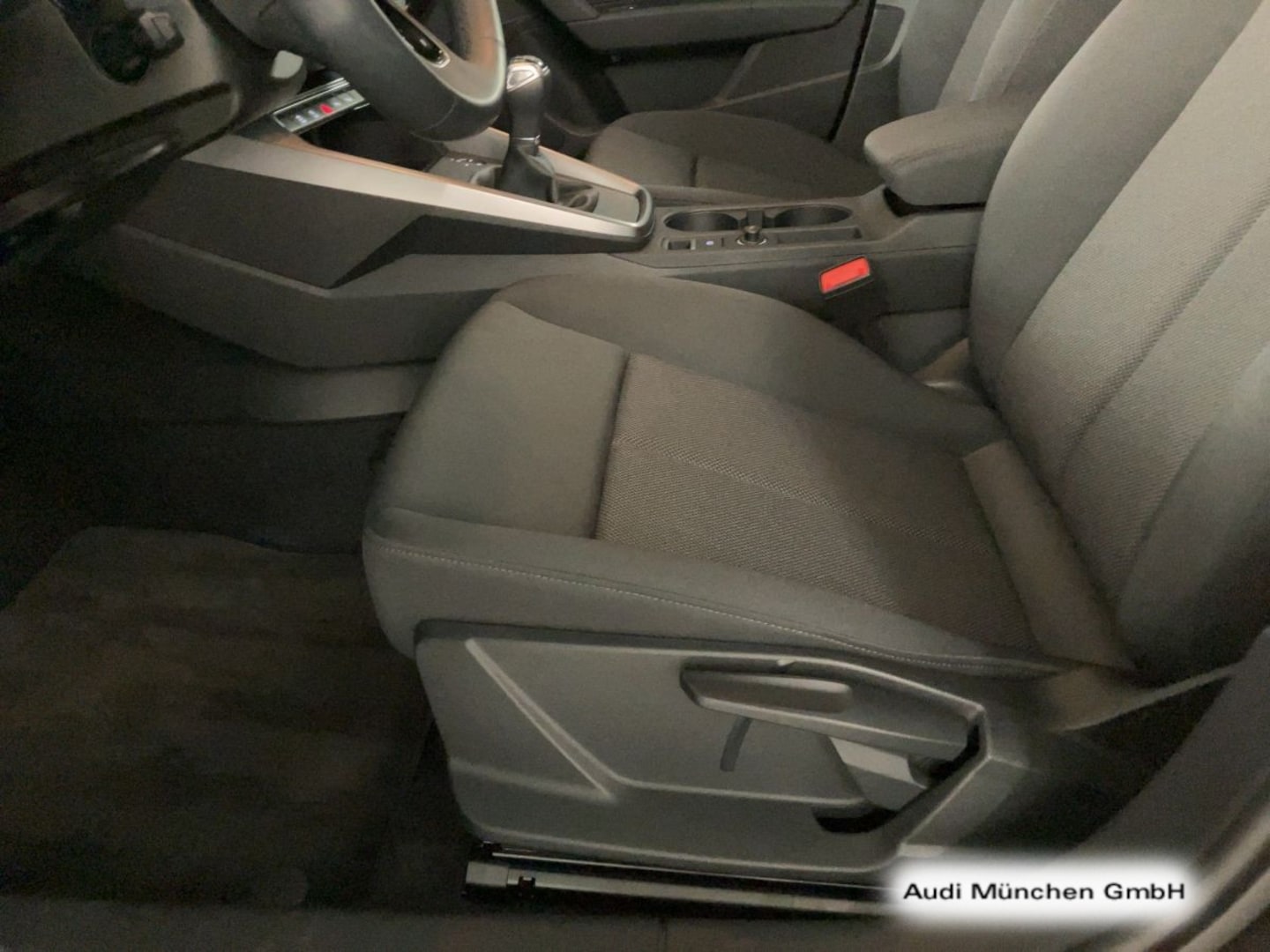 Bild über Audi A3 Sportback S line 30 TFSI Schaltgetriebe - für weitere Informationen kontaktieren Sie den Audi Partner