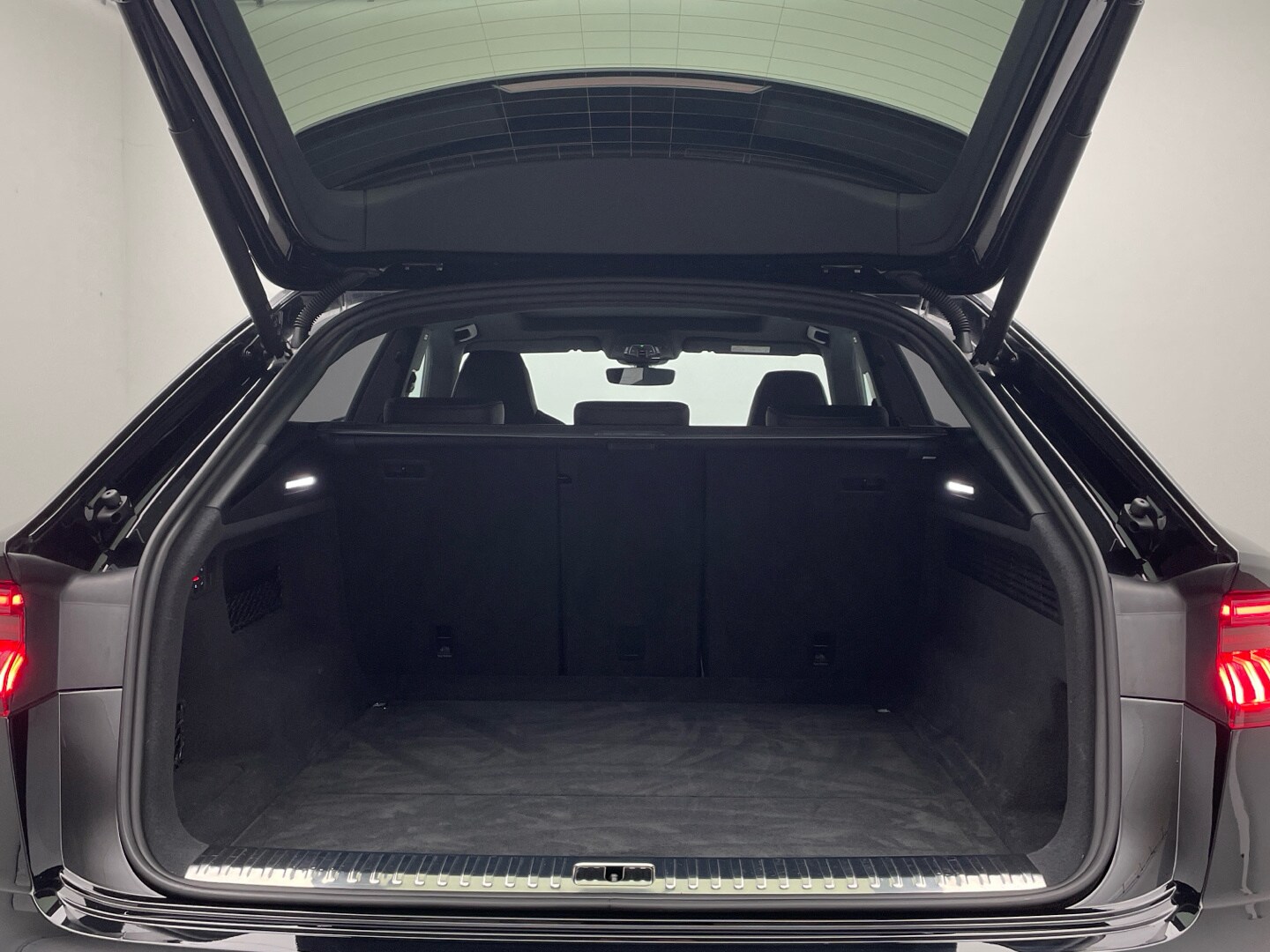 Image about Audi Q8 50 TDI quattro tiptronic