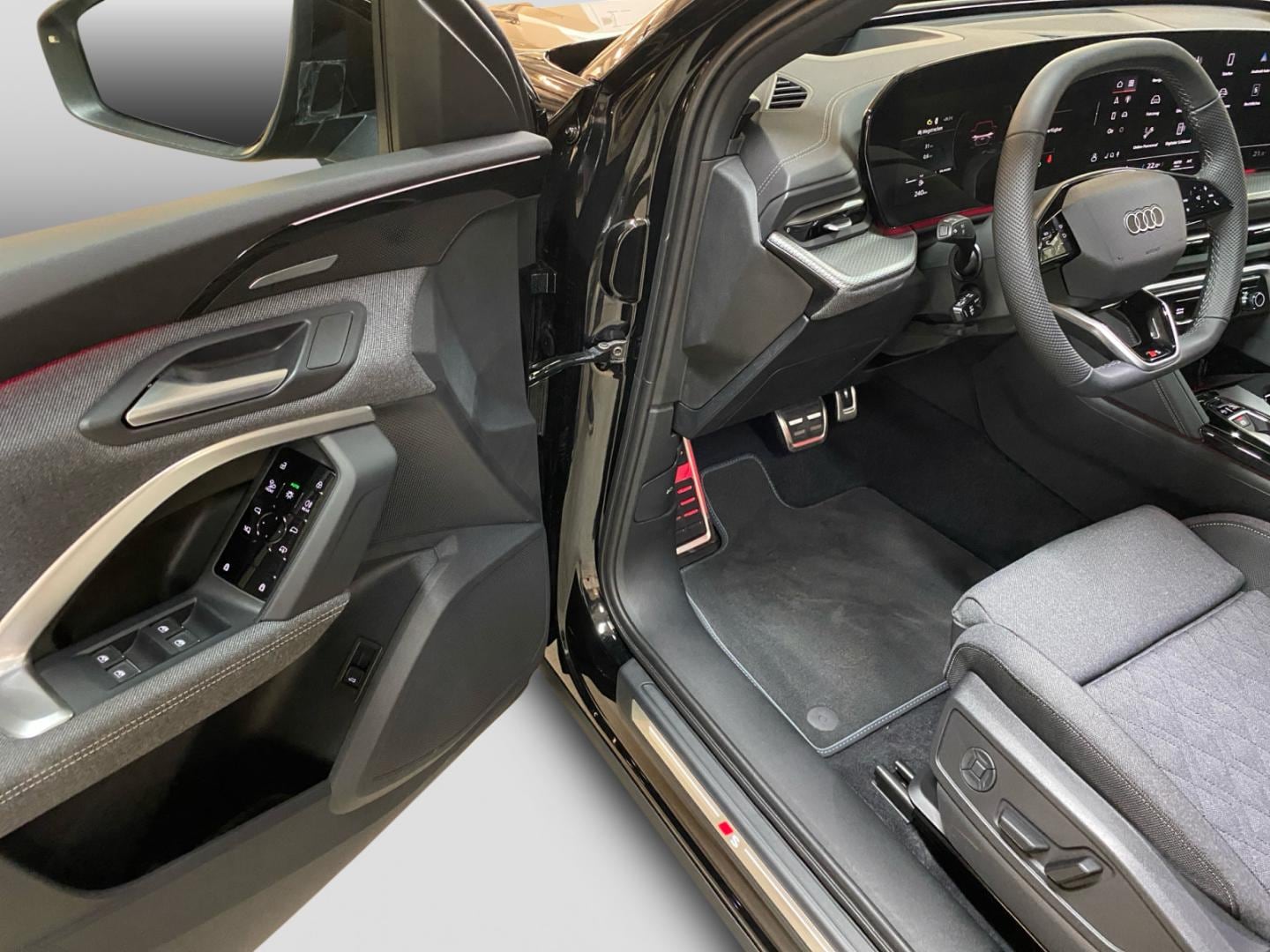 Bild über Audi Q5 Sportback TDI quattro 150 kW S tronic - für weitere Informationen kontaktieren Sie den Audi Partner