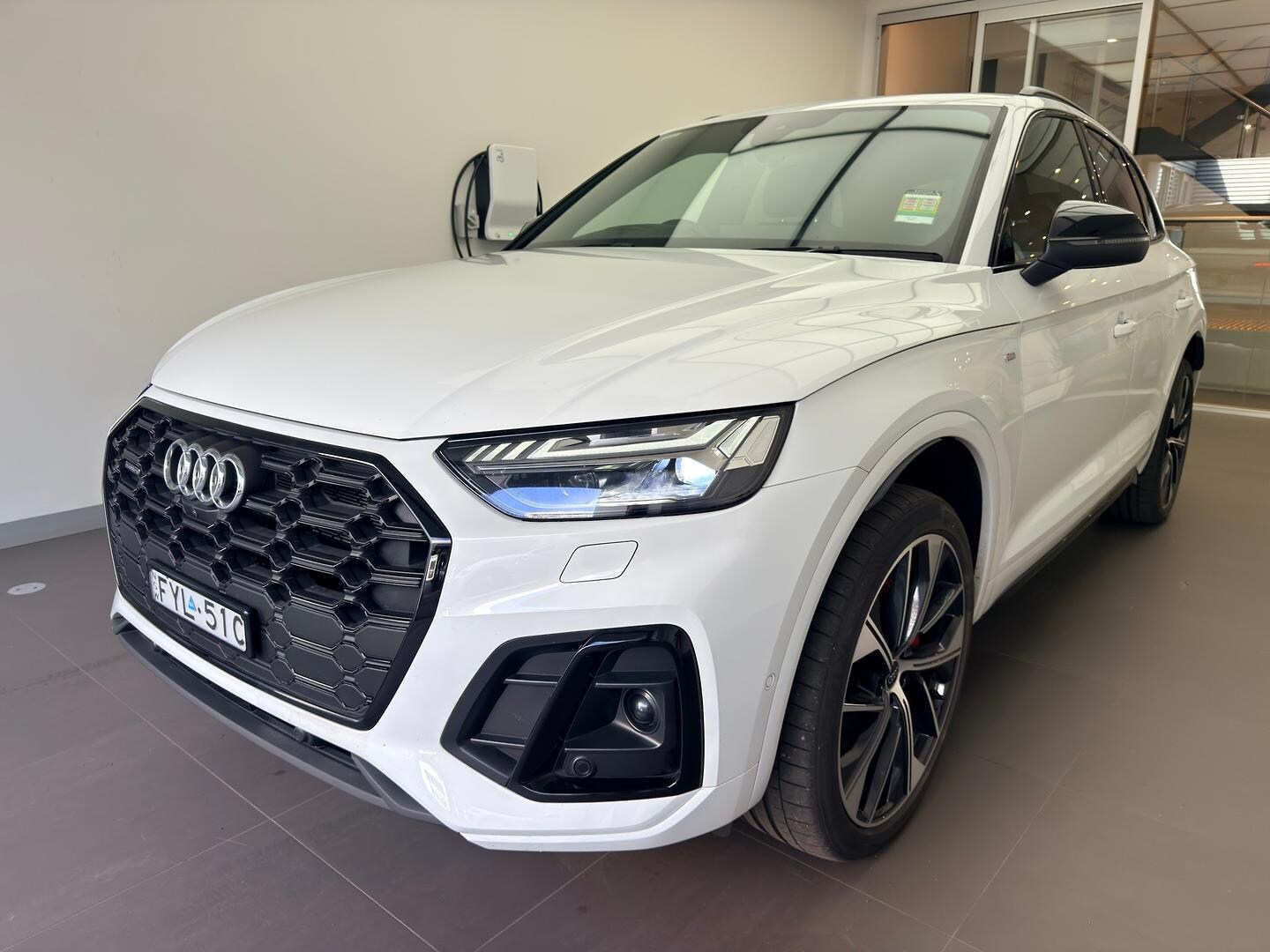 Image about Audi Q5 TFSI e S line 55 TFSI e quattro S tronic