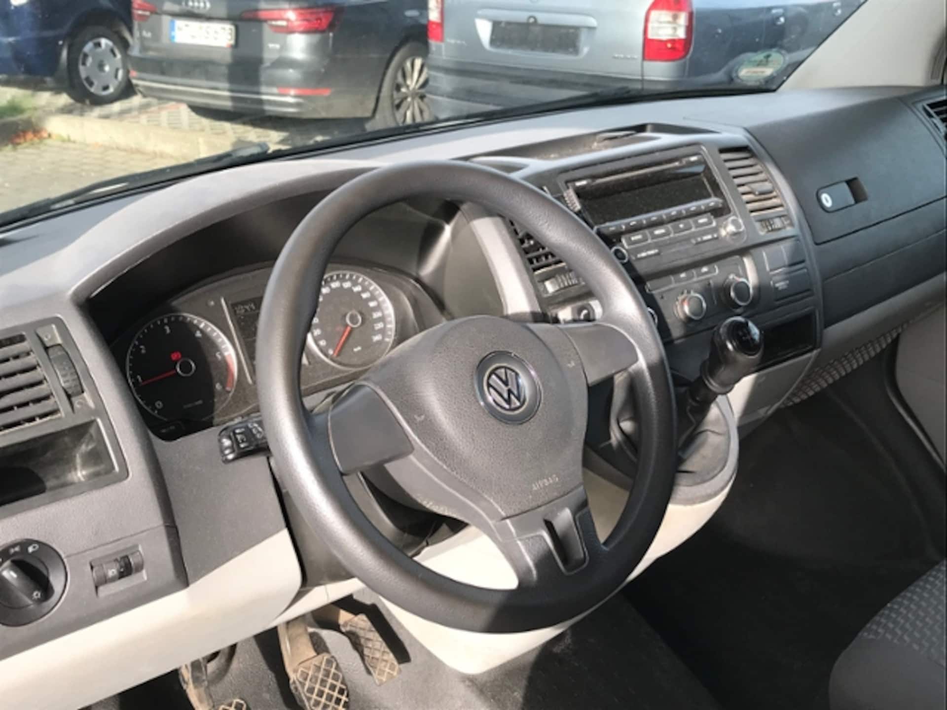 Volkswagen T5 Transporter Kasten kurzer Radstand