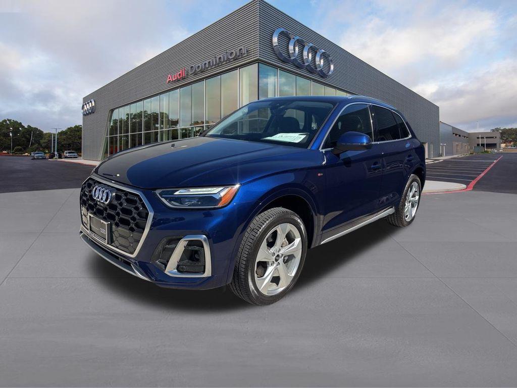 2024 Audi Q5 45 Premium Plus's photo