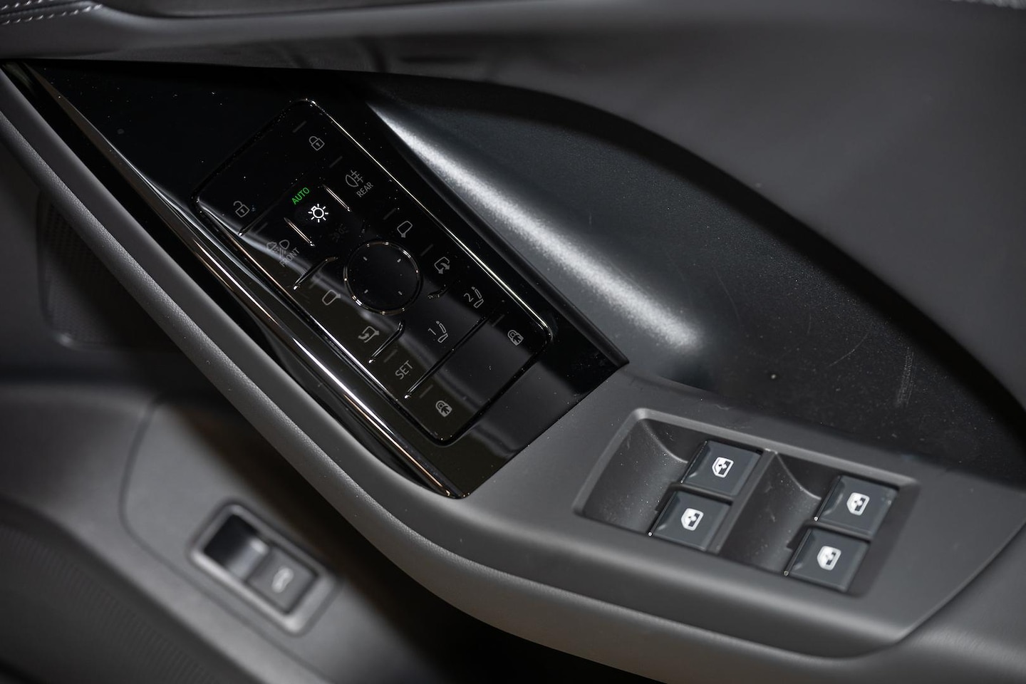 Image about Audi Q6 SUV e-tron e-tron