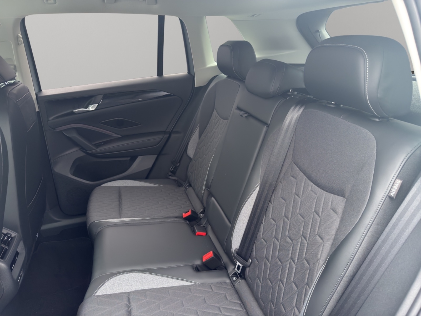Volkswagen Tiguan – Bild 12