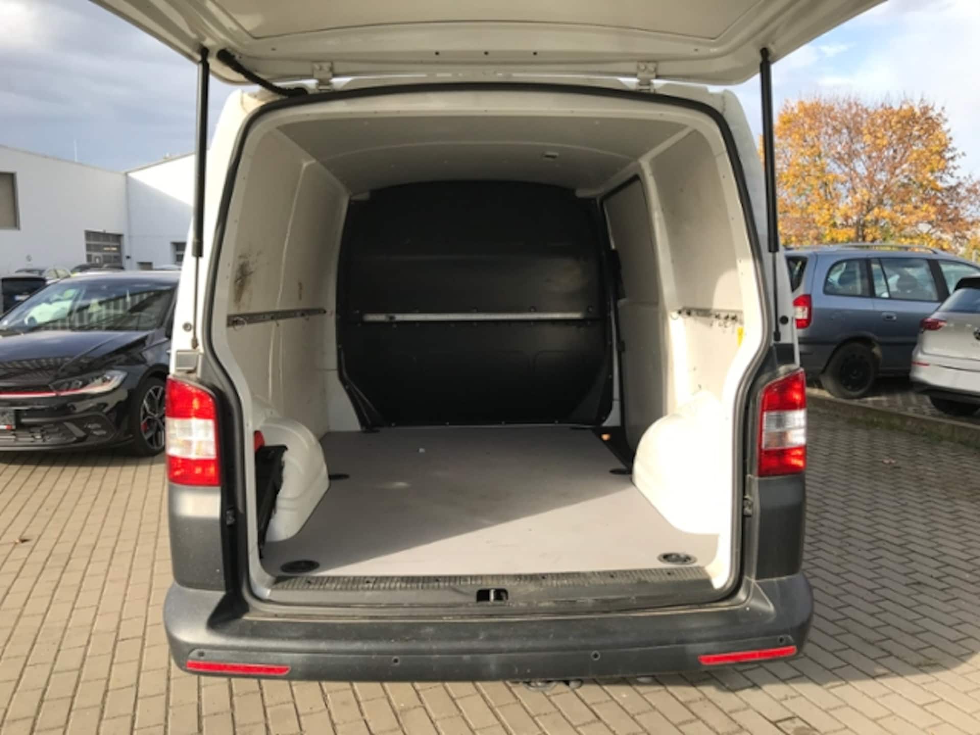 Volkswagen T5 Transporter Kasten kurzer Radstand