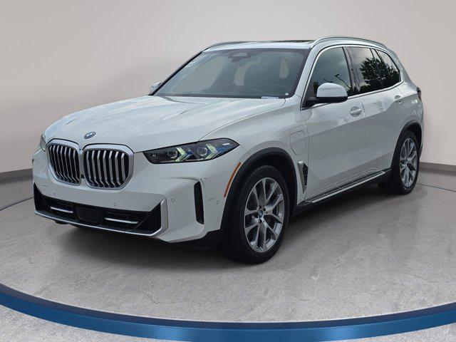2025 BMW X5 xDrive50e's photo