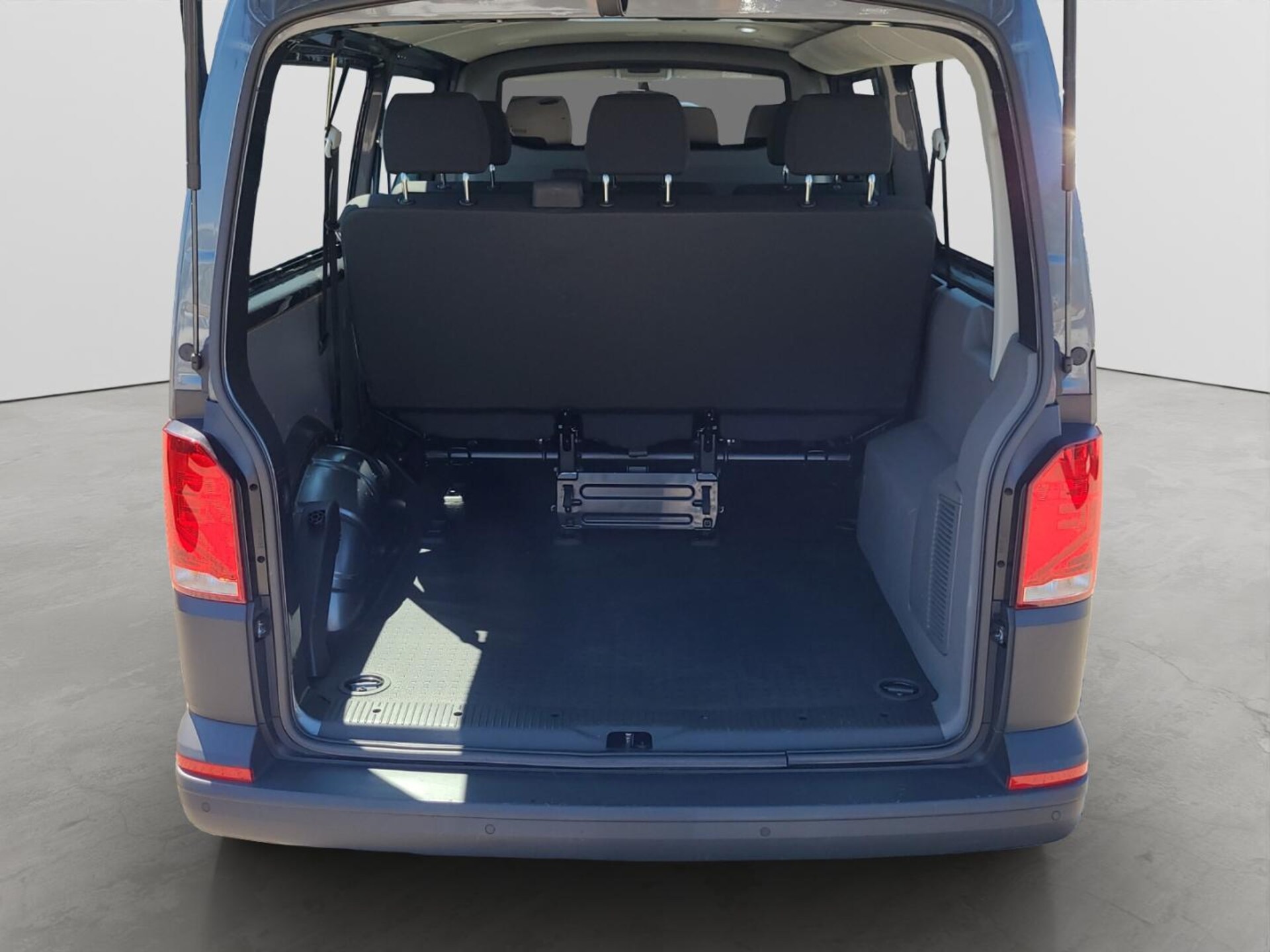 Volkswagen T6.1 Transporter Kombi langer Radstand