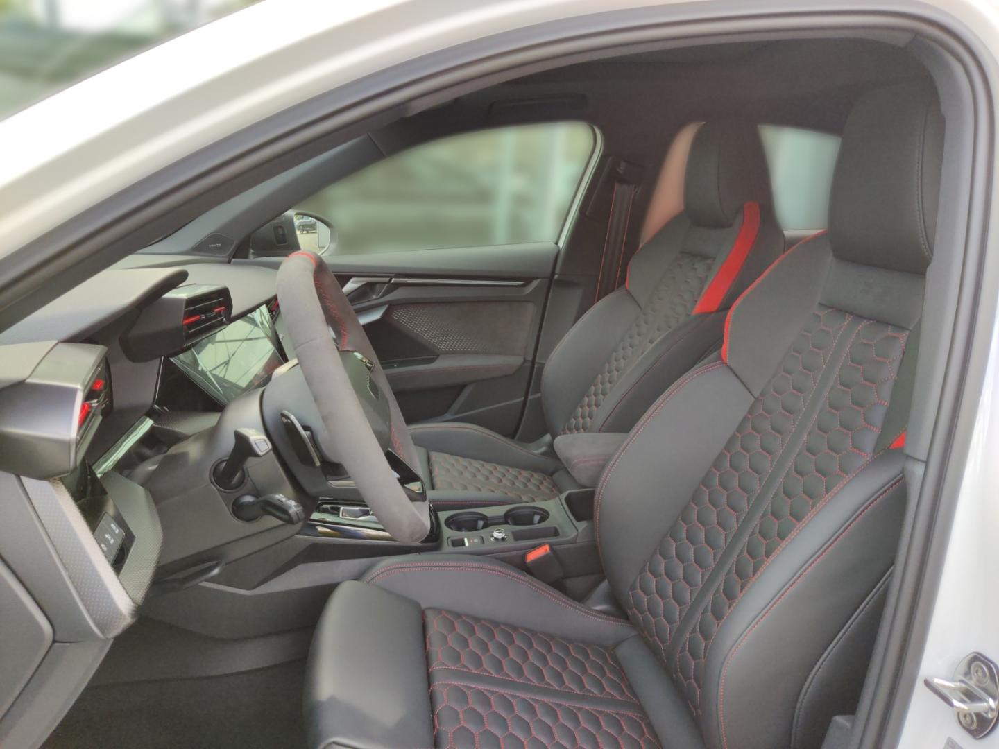 Image about Audi RS 3 Limousine TFSI quattro S tronic