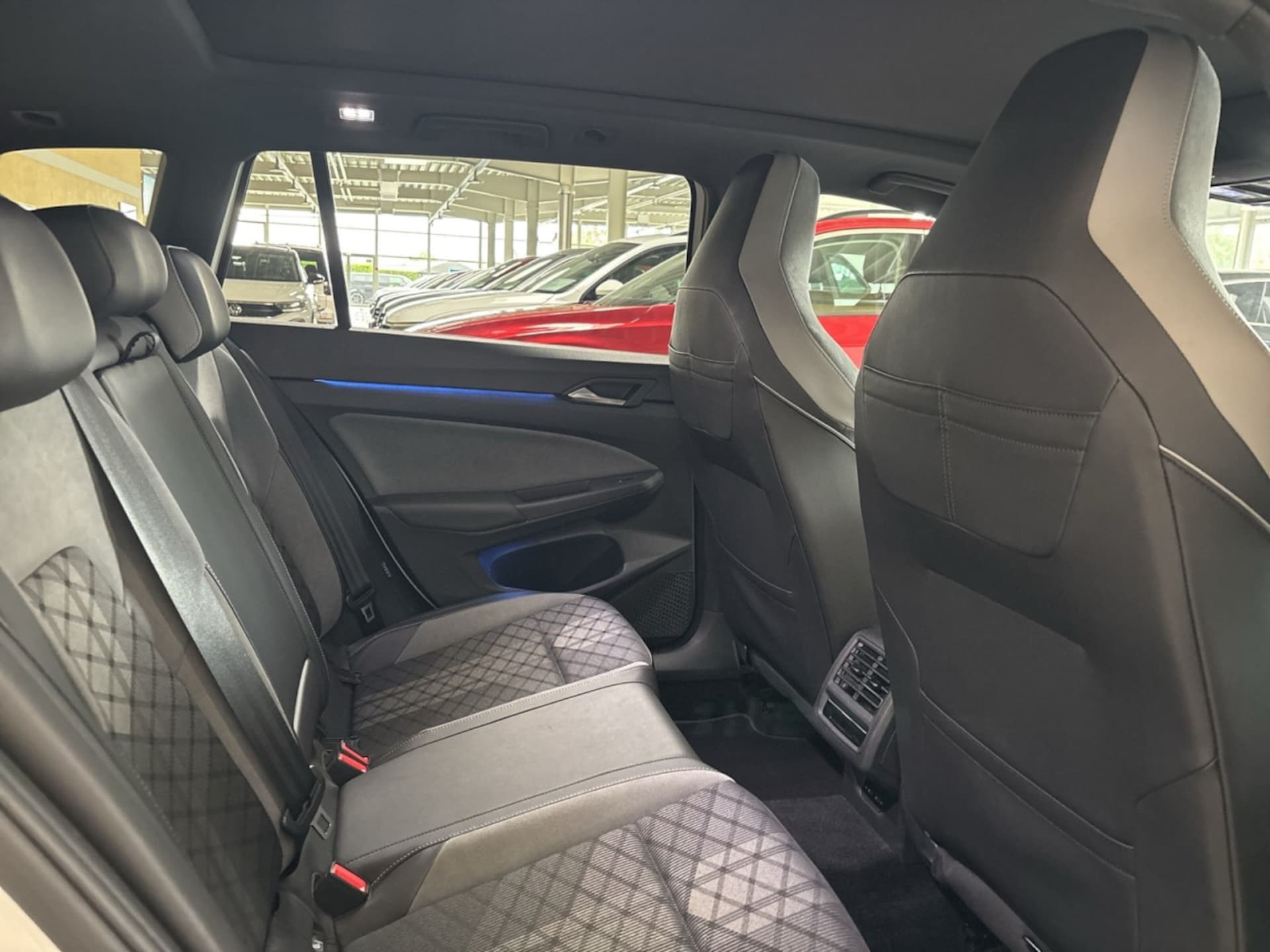 Volkswagen Golf Variant R-Line