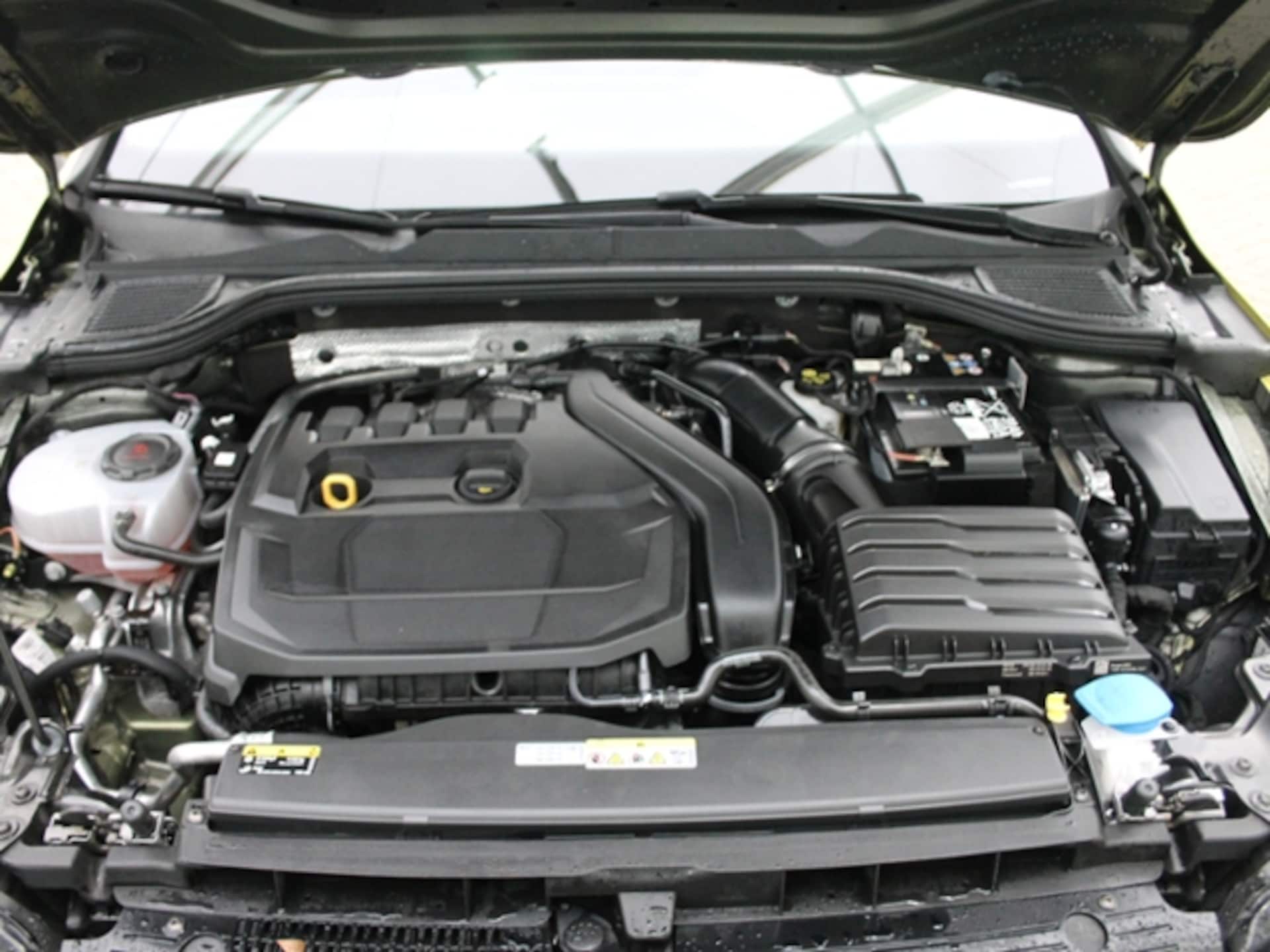 Volkswagen Golf Life