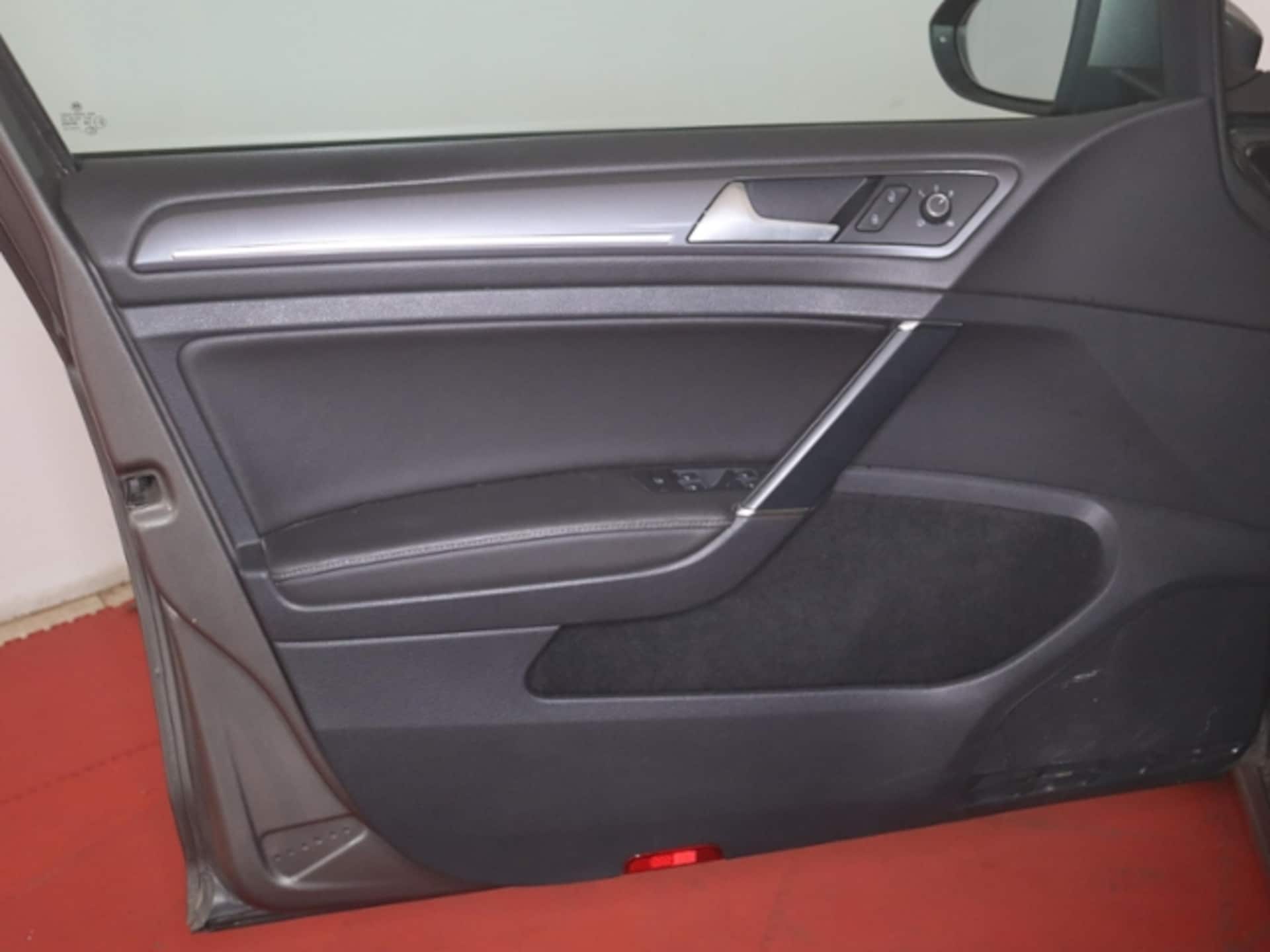 Volkswagen Golf Variant R-Line