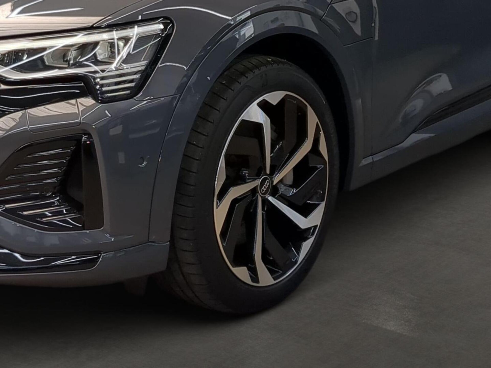 Audi Q8 e-tron S line