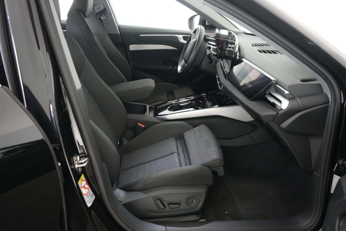 Bild über Audi A6 Avant TDI quattro 150 kW S tronic - für weitere Informationen kontaktieren Sie den Audi Partner
