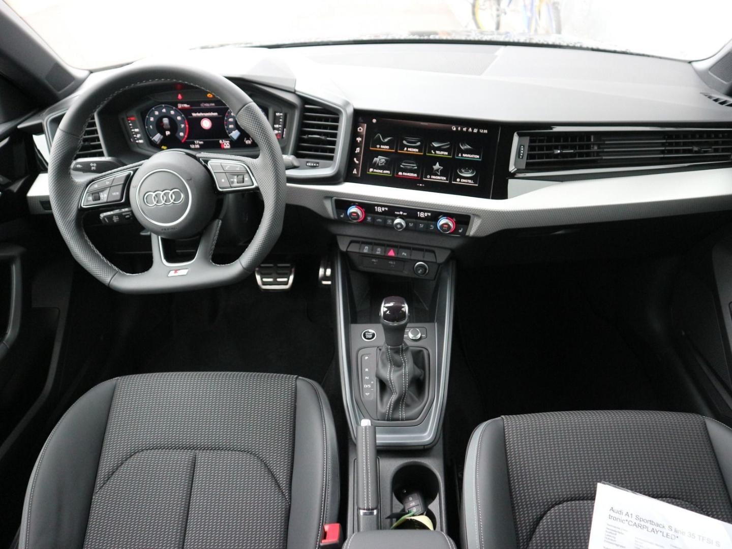 Bild über Audi A1 Sportback S line 35 TFSI S tronic - für weitere Informationen kontaktieren Sie den Audi Partner