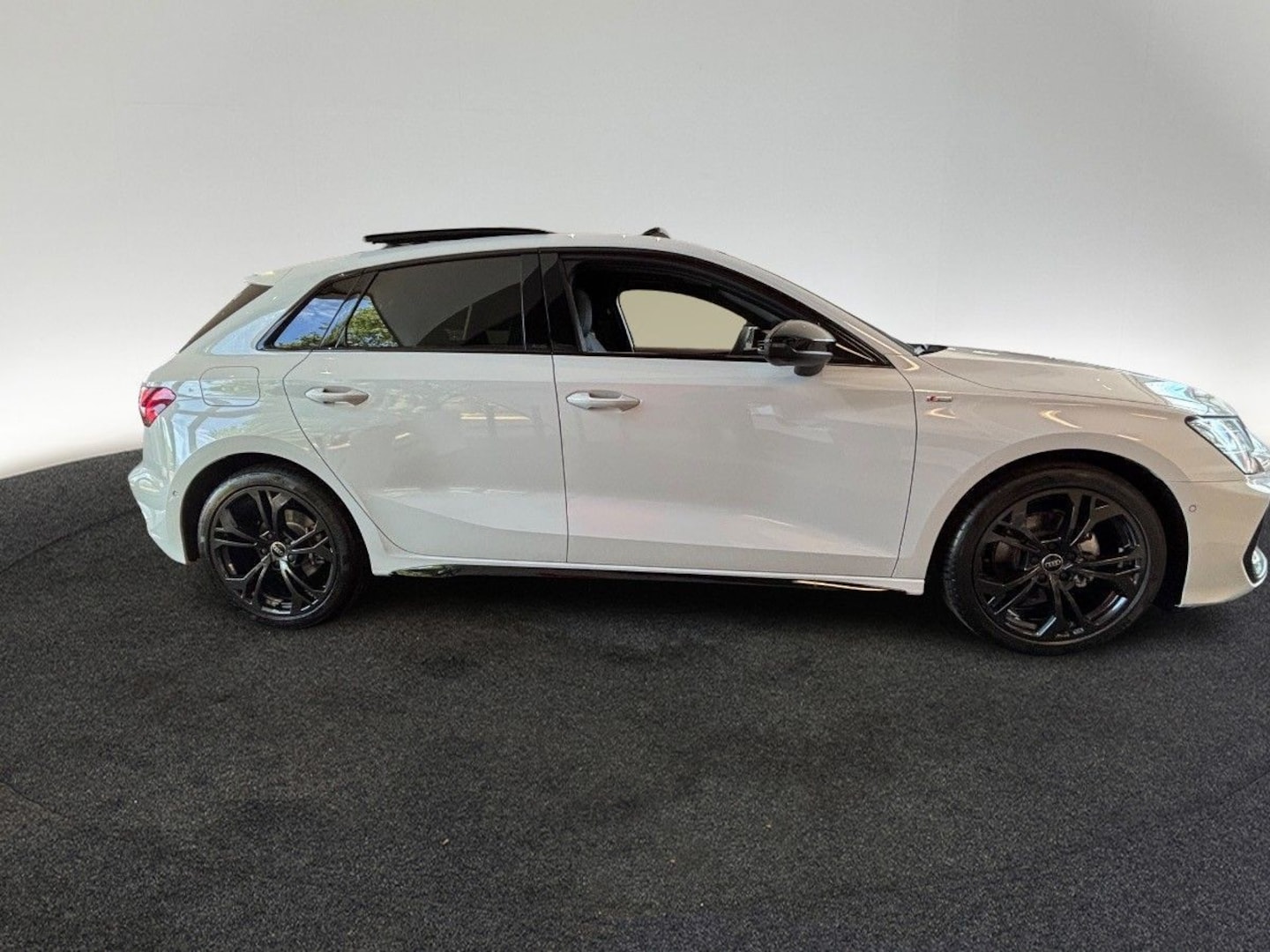 Bild über Audi A3 Sportback TFSI 110 kW S tronic - für weitere Informationen kontaktieren Sie den Audi Partner