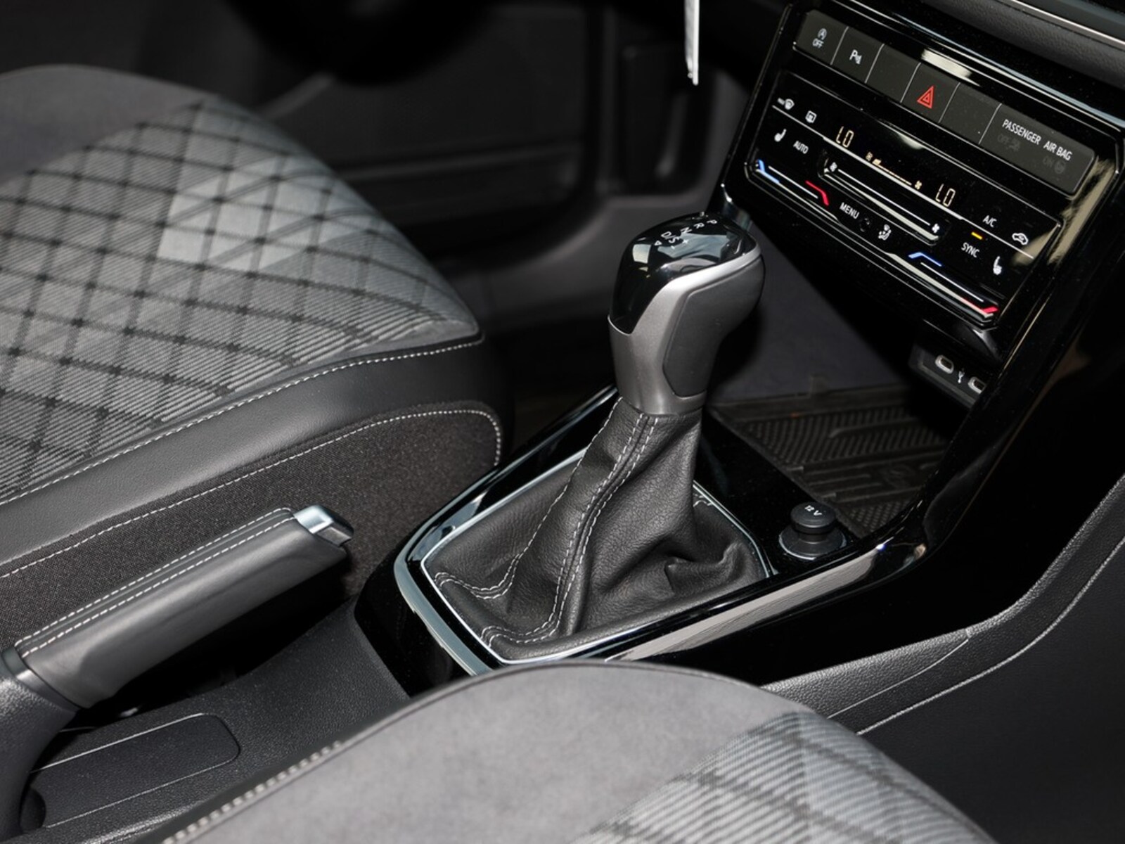 Volkswagen T-Cross – Bild 11