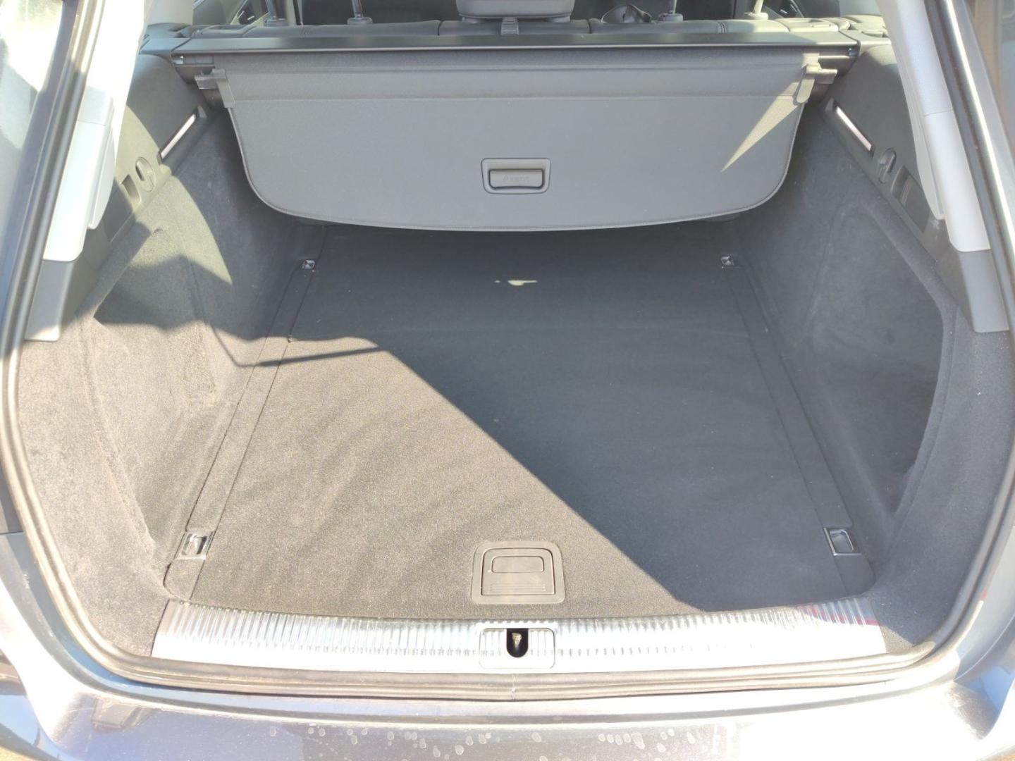Image about Audi A4 Avant S line 35 TFSI S tronic