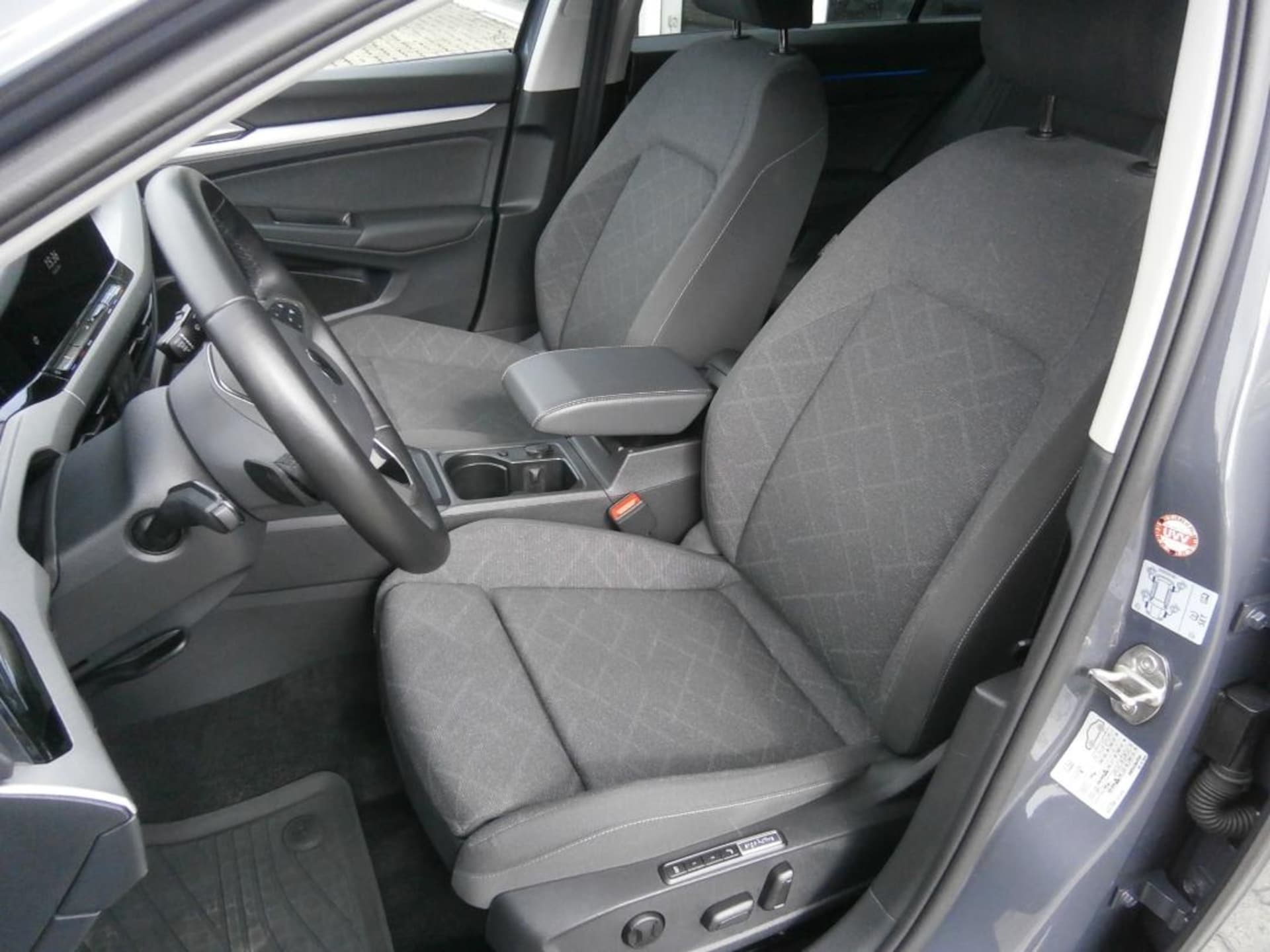 Volkswagen Golf Variant Life