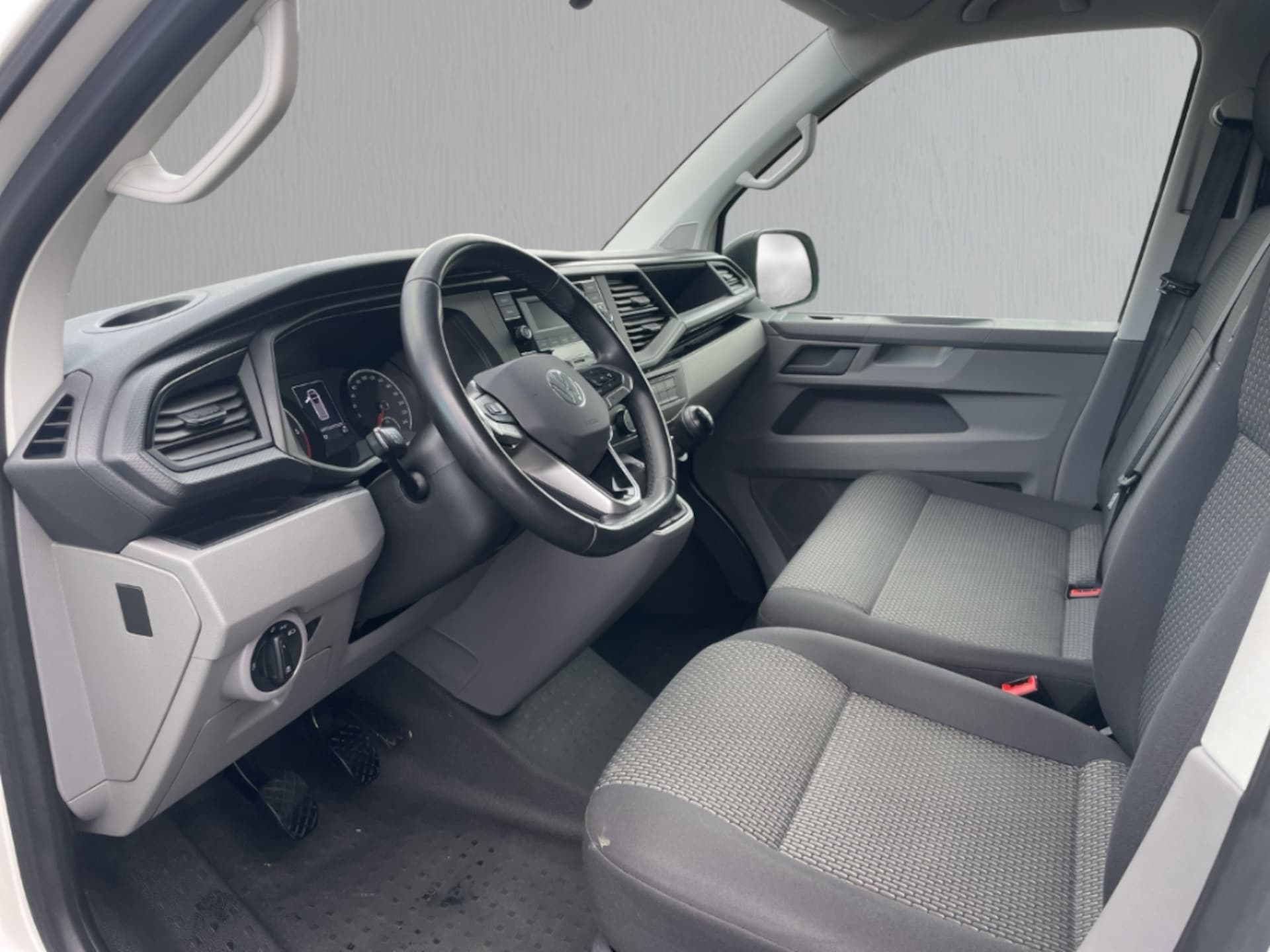 Volkswagen T6.1 Transporter Kasten langer Radstand