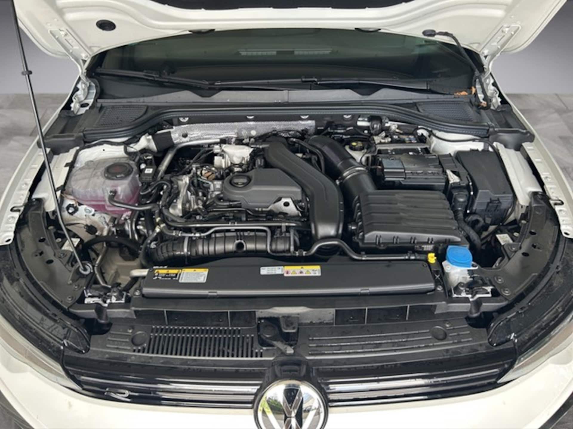 Volkswagen Golf R-Line