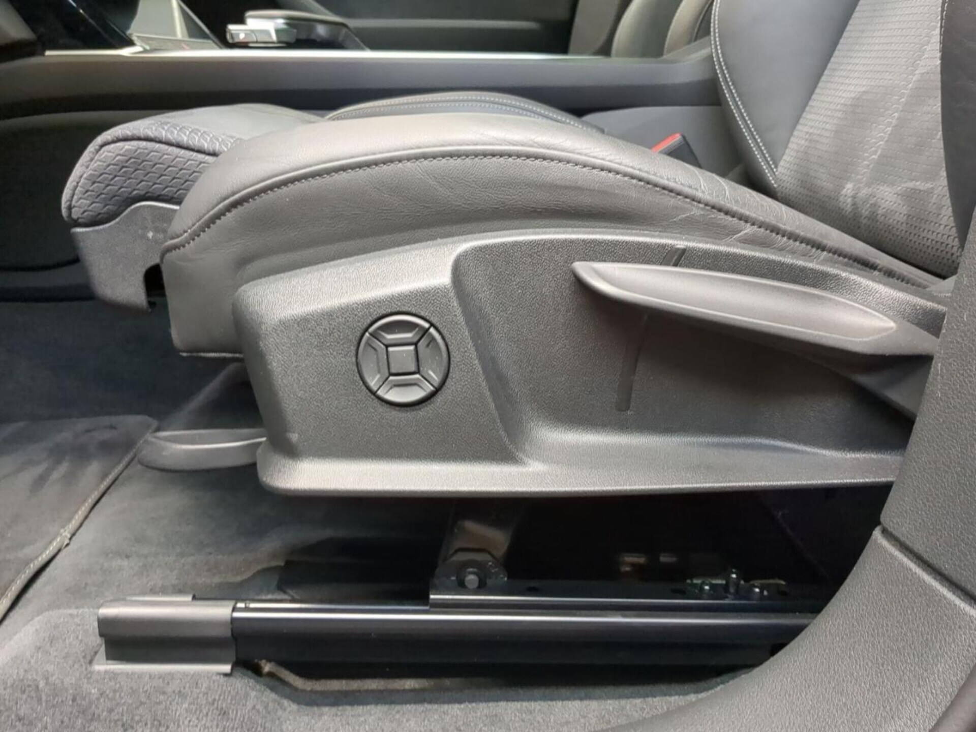 Audi Q8 e-tron S line