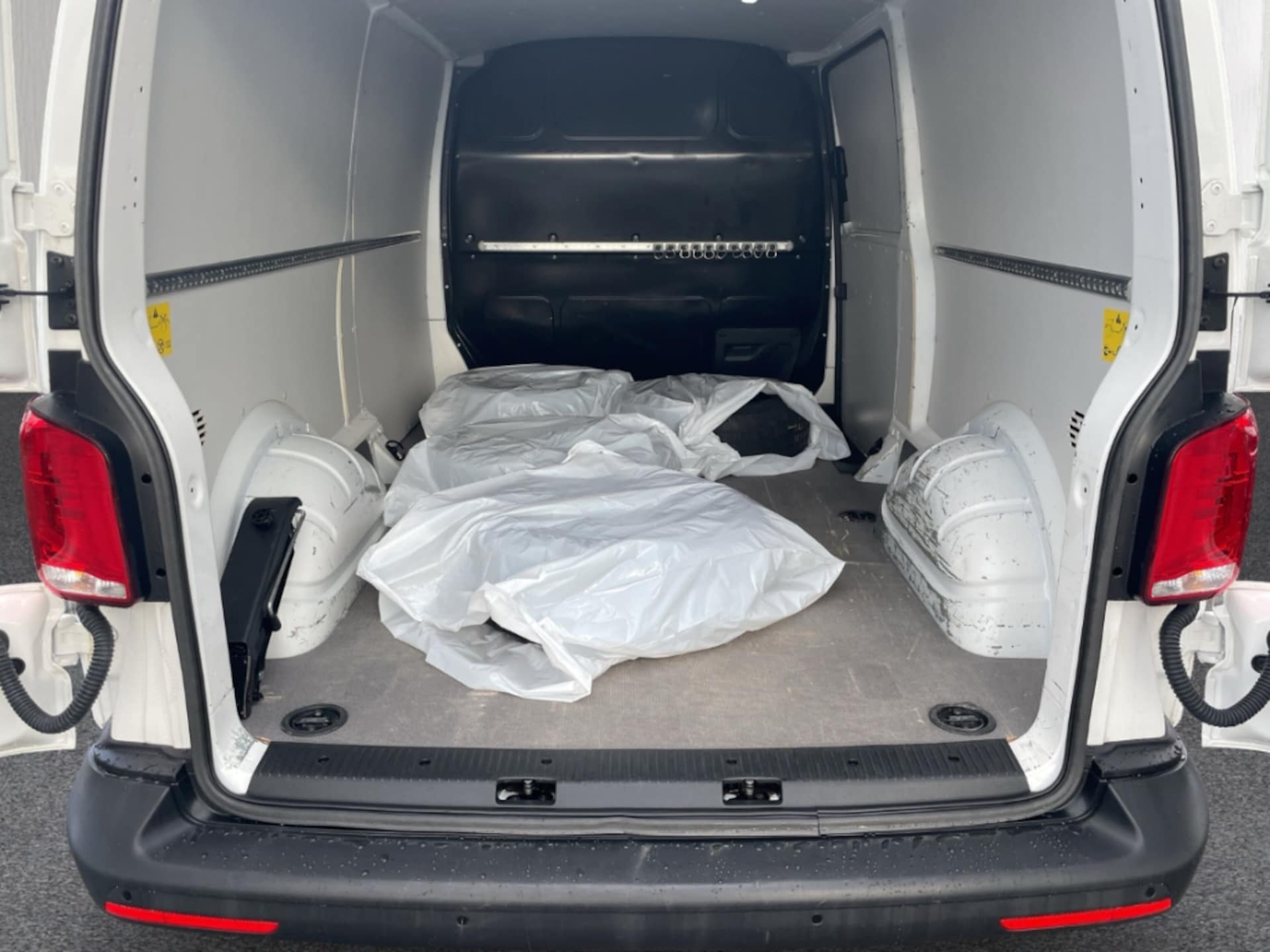 Volkswagen T6.1 Transporter Kasten langer Radstand