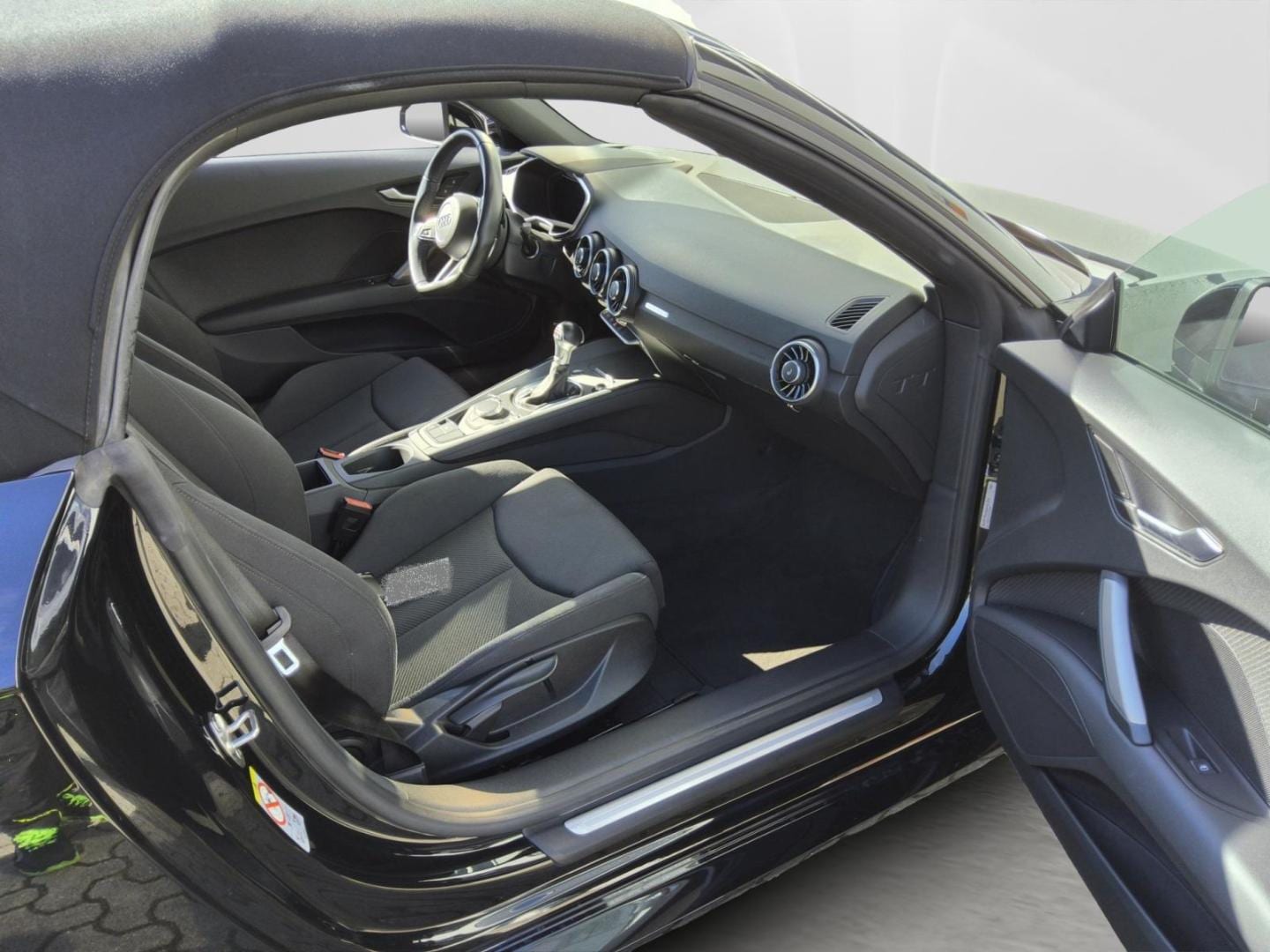 Bild über Audi TT Roadster 40 TFSI S tronic - für weitere Informationen kontaktieren Sie den Audi Partner