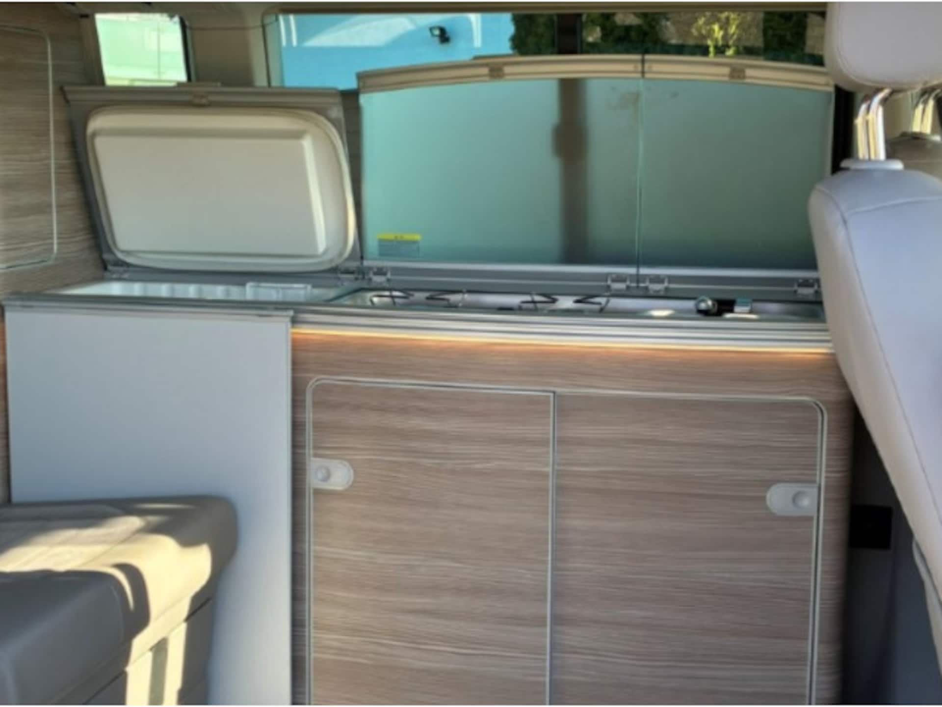 Volkswagen T6 California Coast