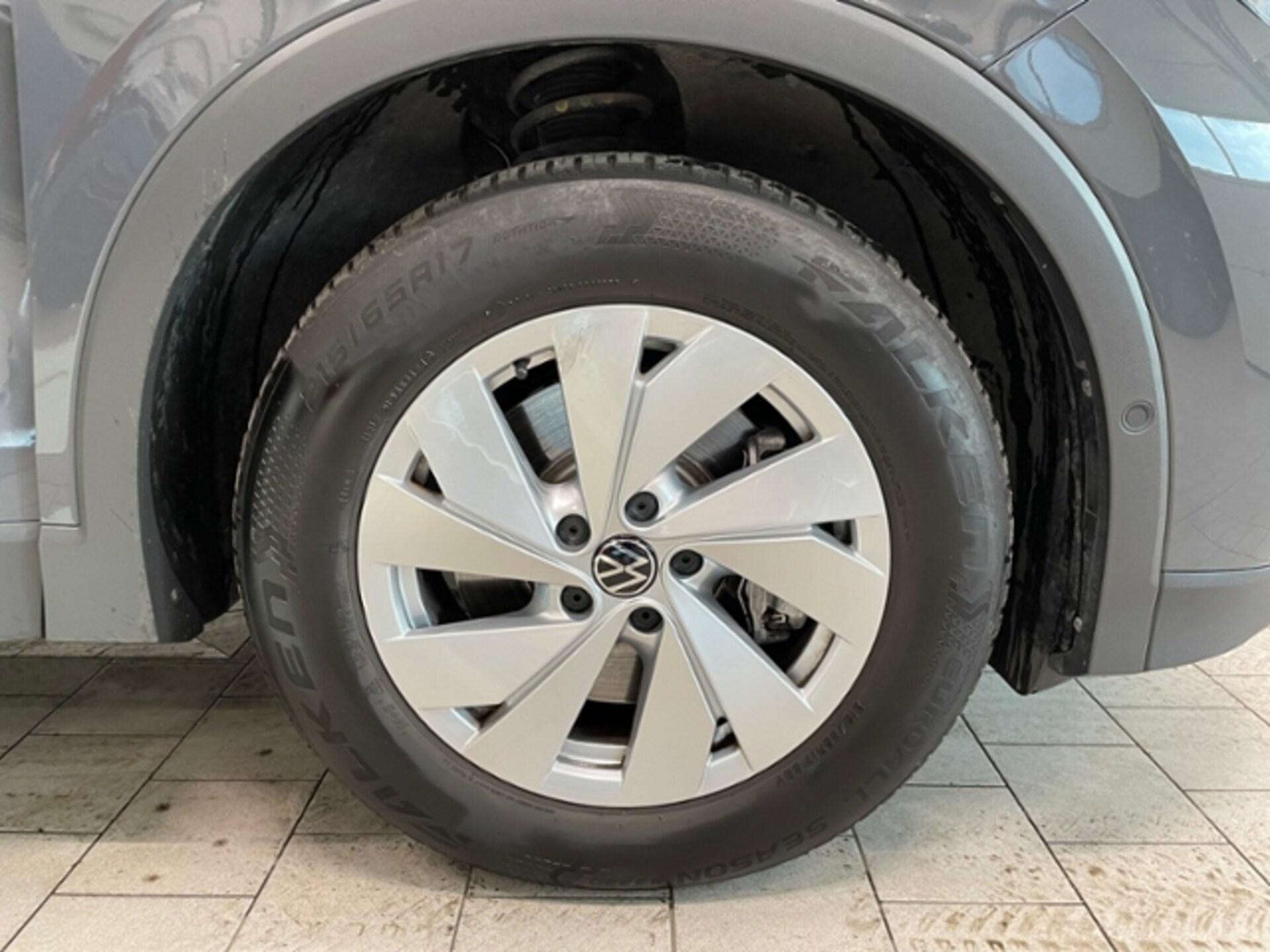 Volkswagen Tiguan Basis-Modell