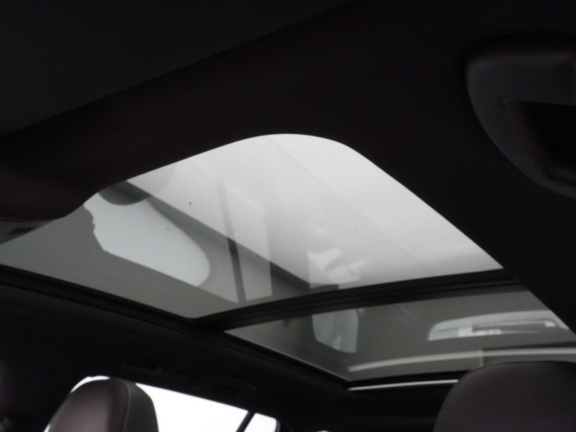 Volkswagen Golf Variant R