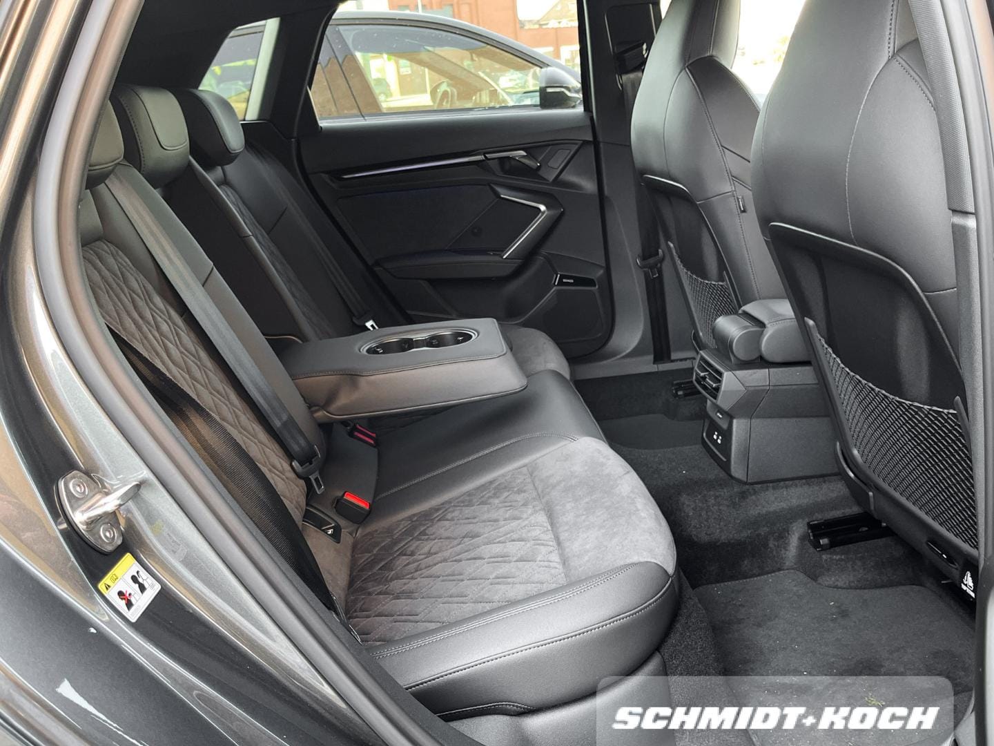 Bild über Audi RS 3 Sportback TFSI quattro 294 kW S tronic - für weitere Informationen kontaktieren Sie den Audi Partner