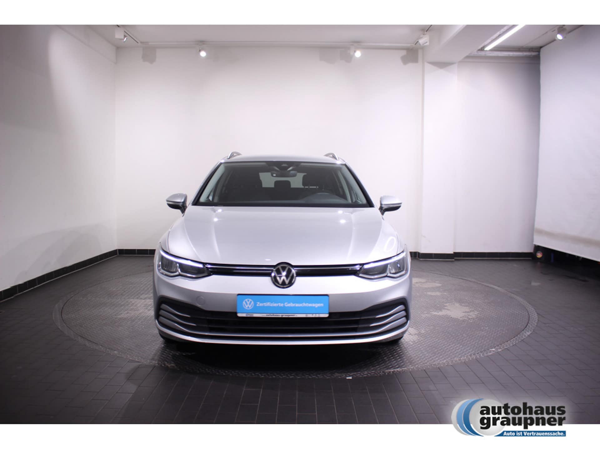 Volkswagen Golf Variant Life