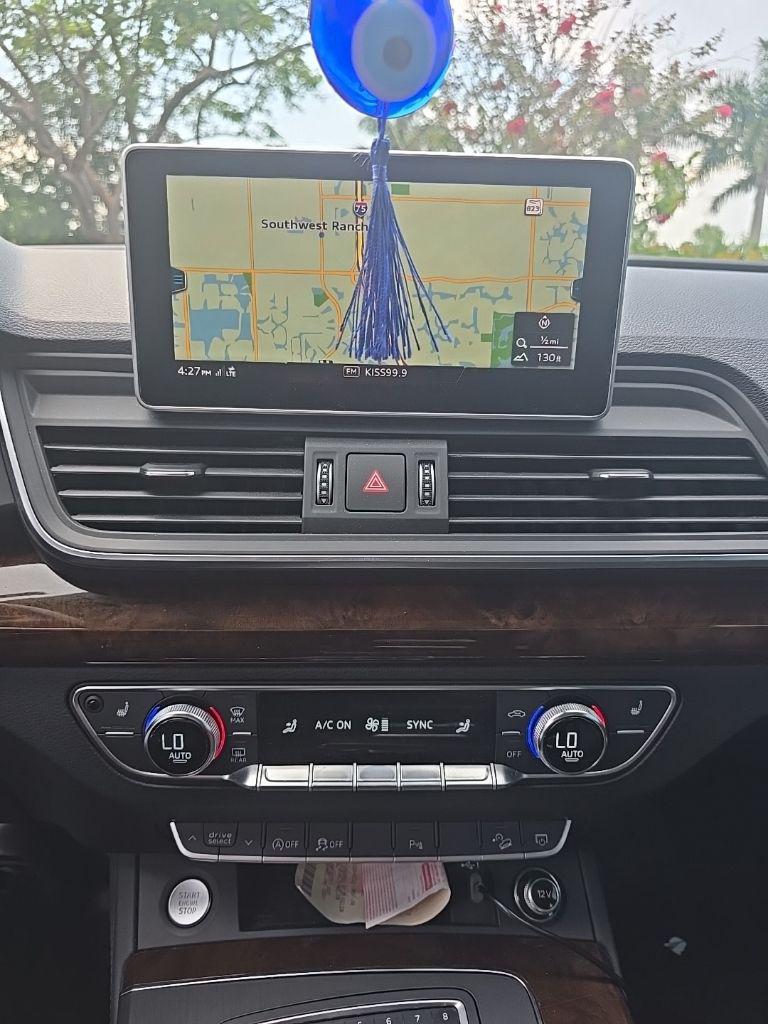 2020 Audi Q5 45 quattro S tronic Premium Plus's photo