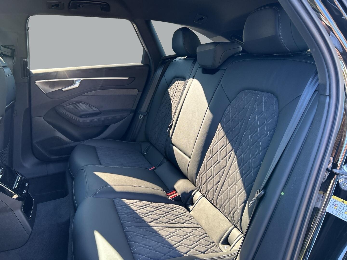 Bild über Audi A6 Avant edition one TDI 150 kW S tronic - für weitere Informationen kontaktieren Sie den Audi Partner