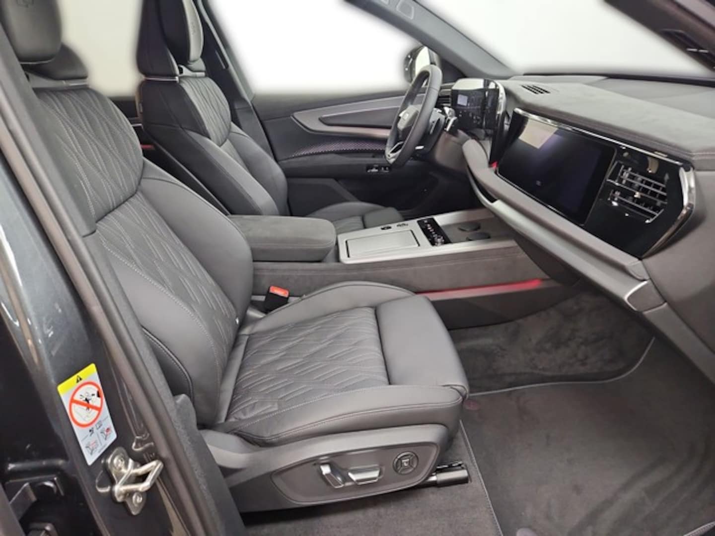Bild über Audi Q7 SUV TDI quattro 220 kW tiptronic - für weitere Informationen kontaktieren Sie den Audi Partner