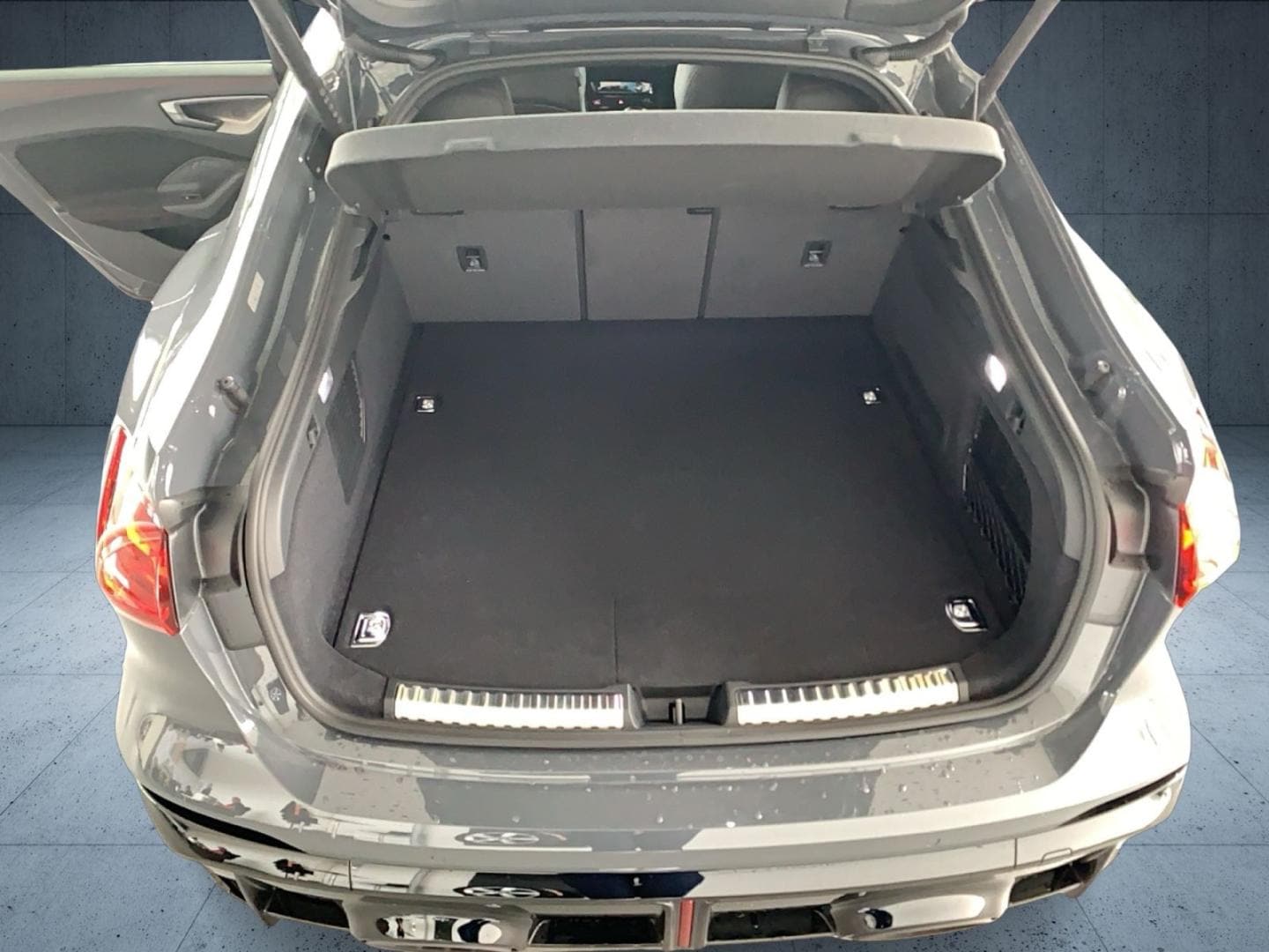 Bild über Audi RS 5 Limousine TFSI quattro 470 kW tiptronic - für weitere Informationen kontaktieren Sie den Audi Partner