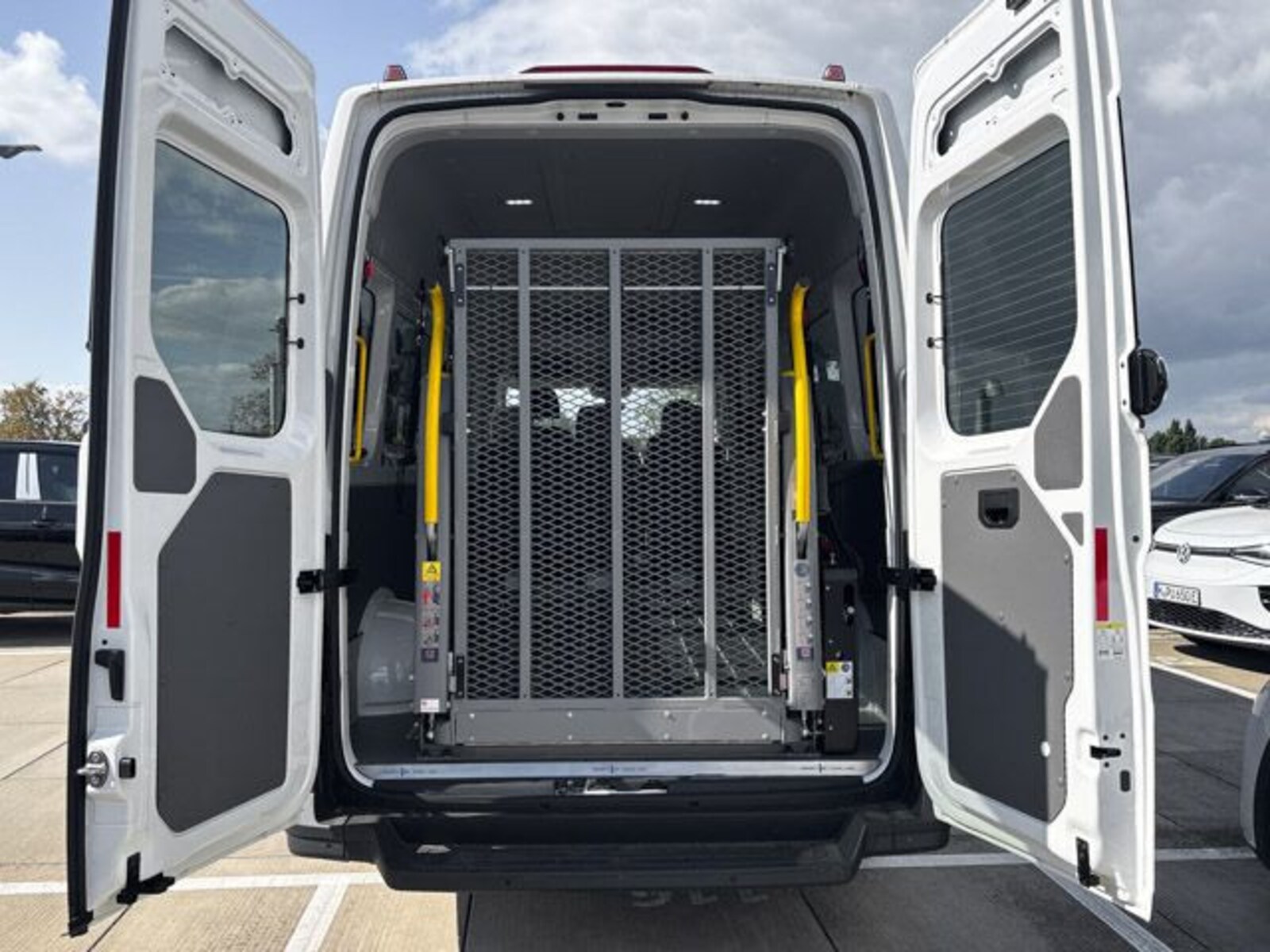 Volkswagen Crafter Kasten langer Radstand – Bild 15